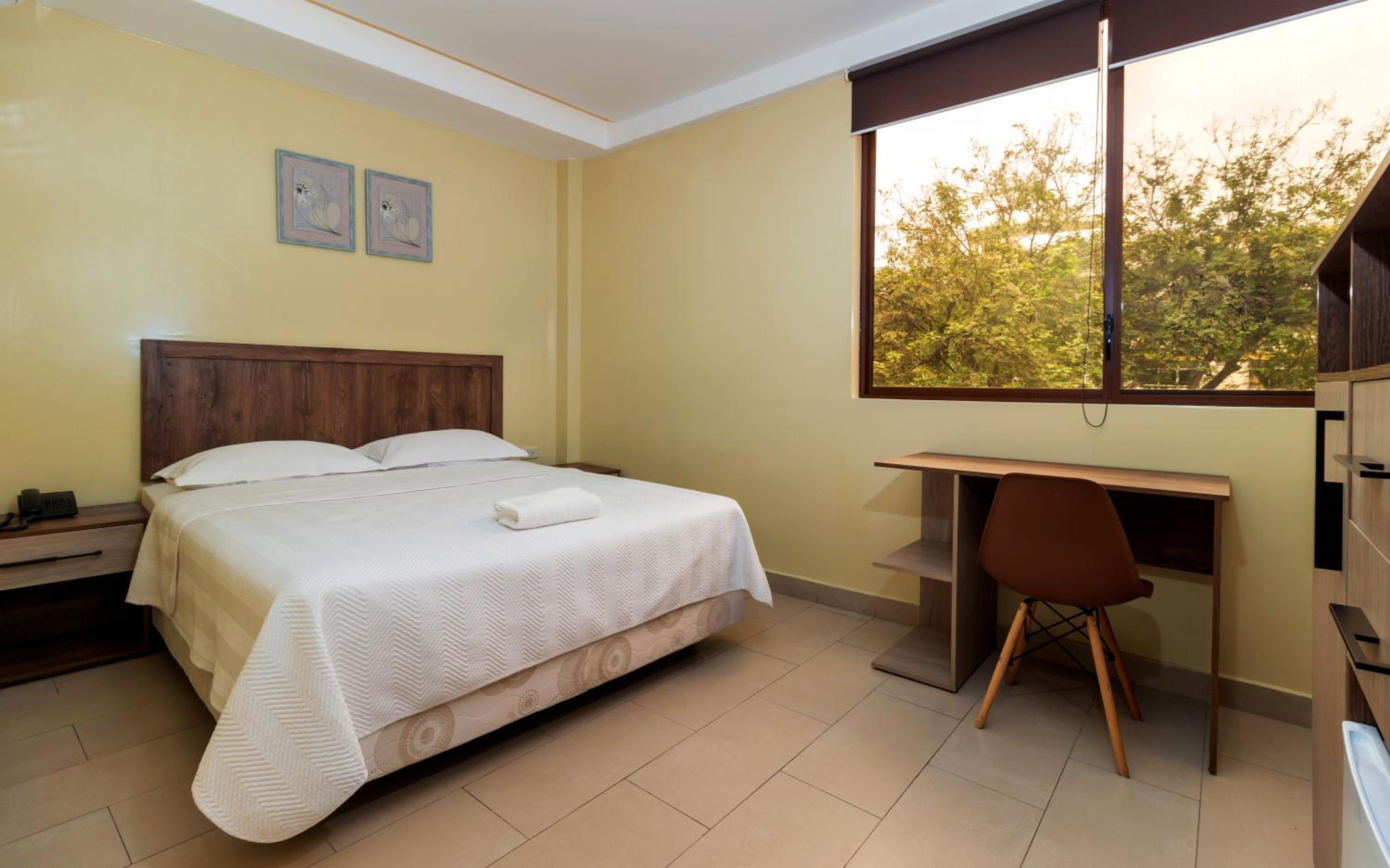 Single Room with Private Bathroom photo 1
