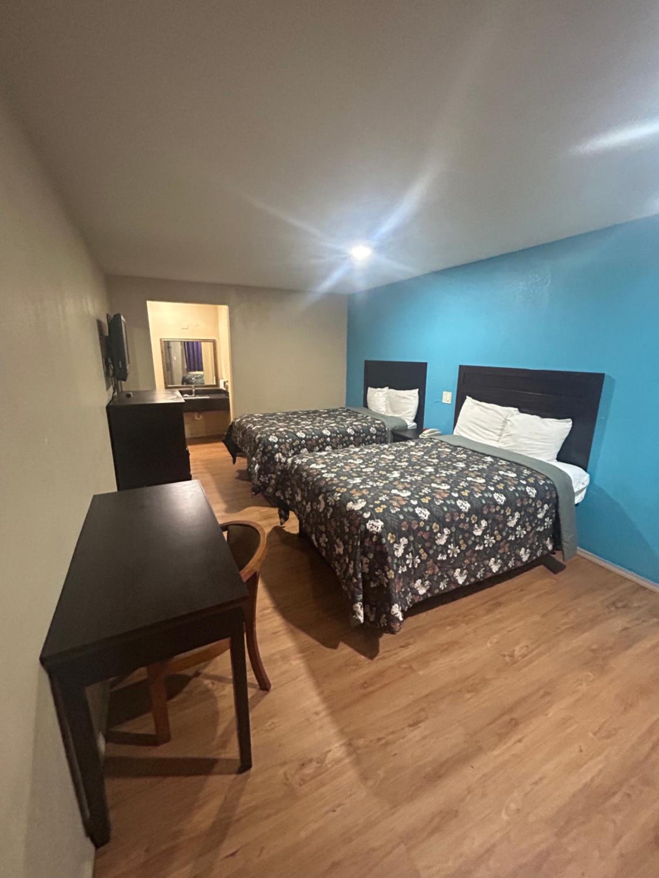 Double Room with Two Double Beds - Smoking