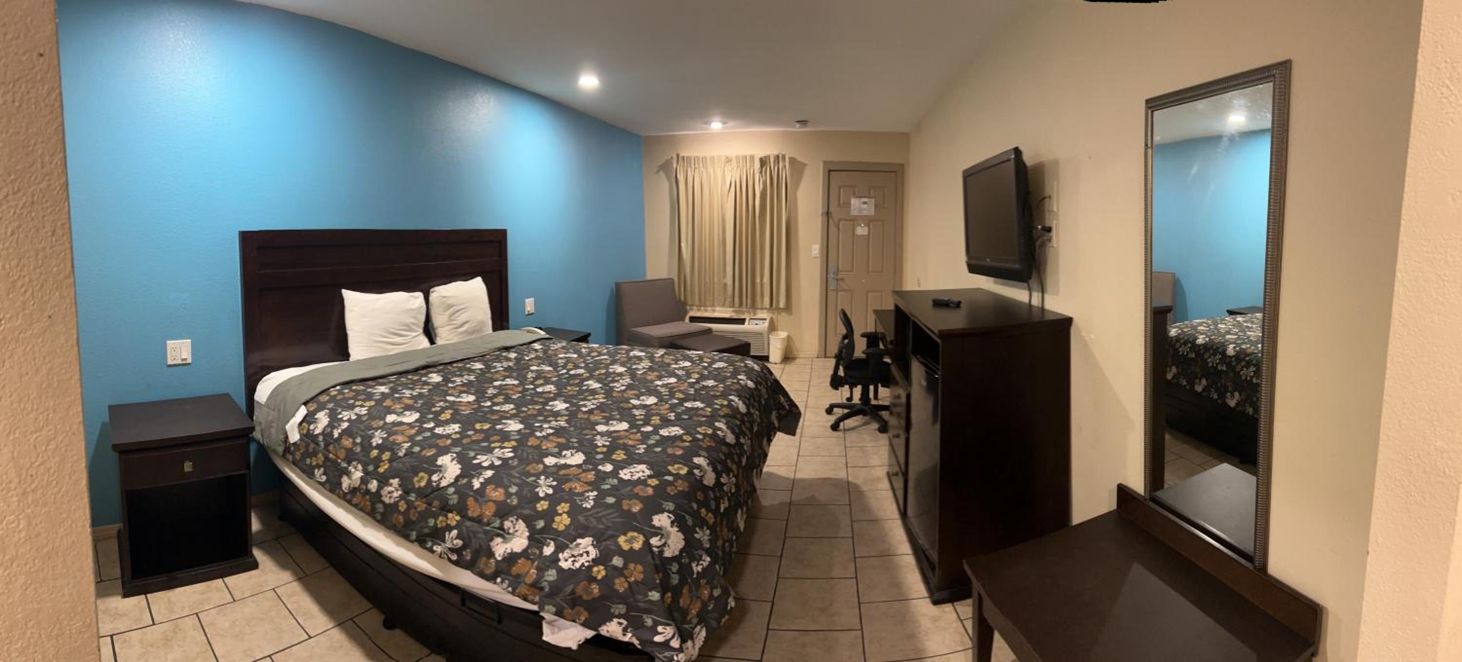 Deluxe King Room