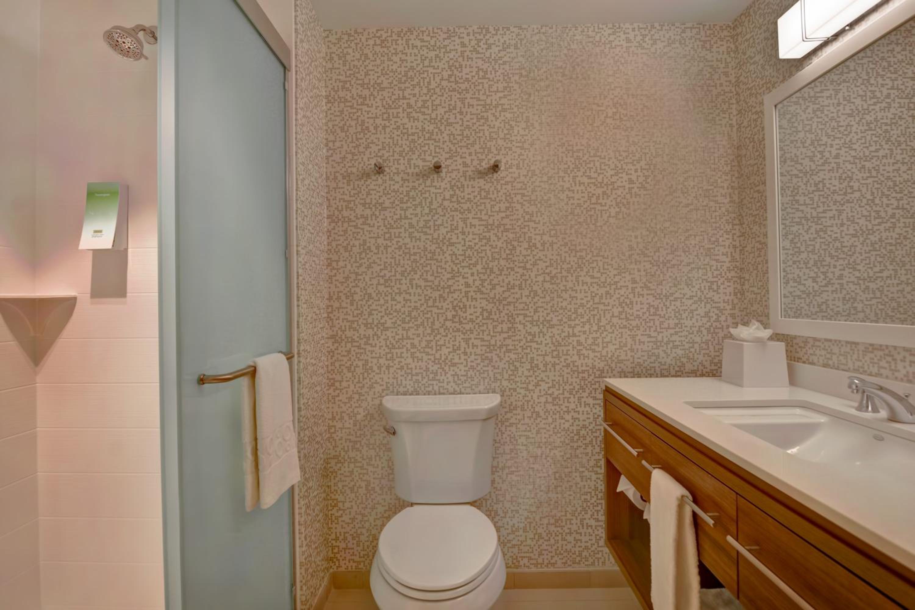 King Studio Suite - Non-Smoking - Photo 3