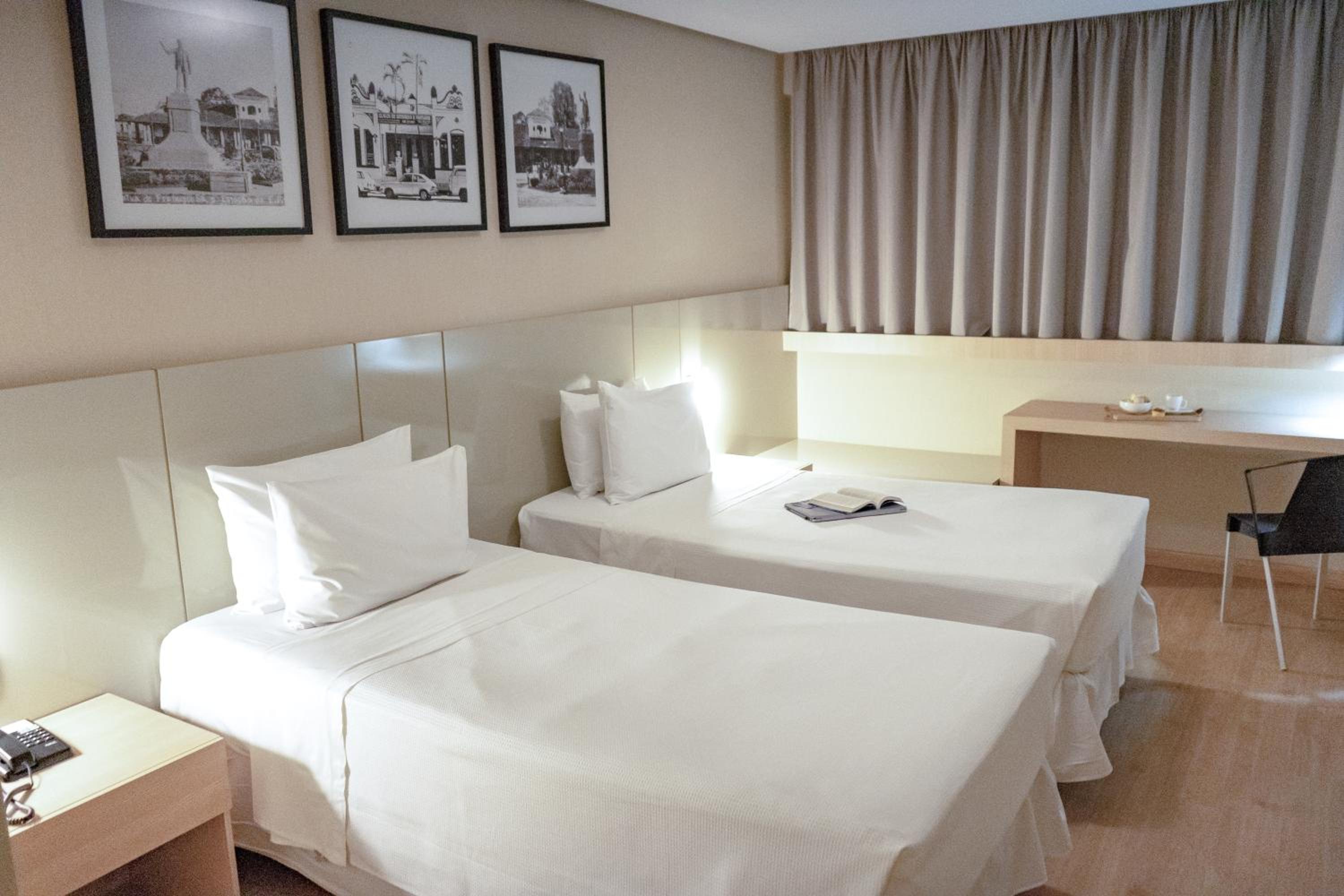 Luxury Twin - 2 Single Beds photo 1