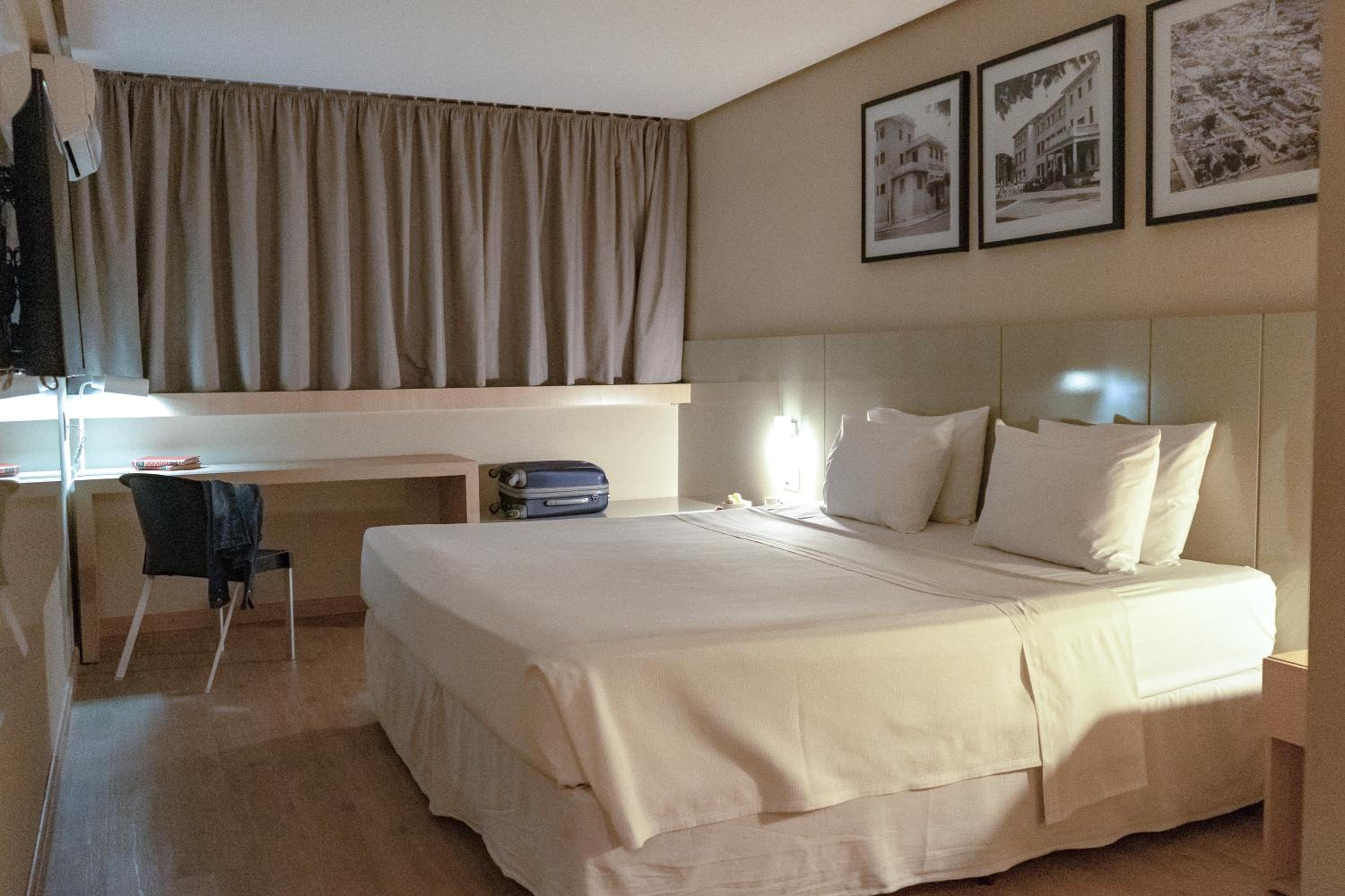 Luxury Double - 1 King Bed photo 1