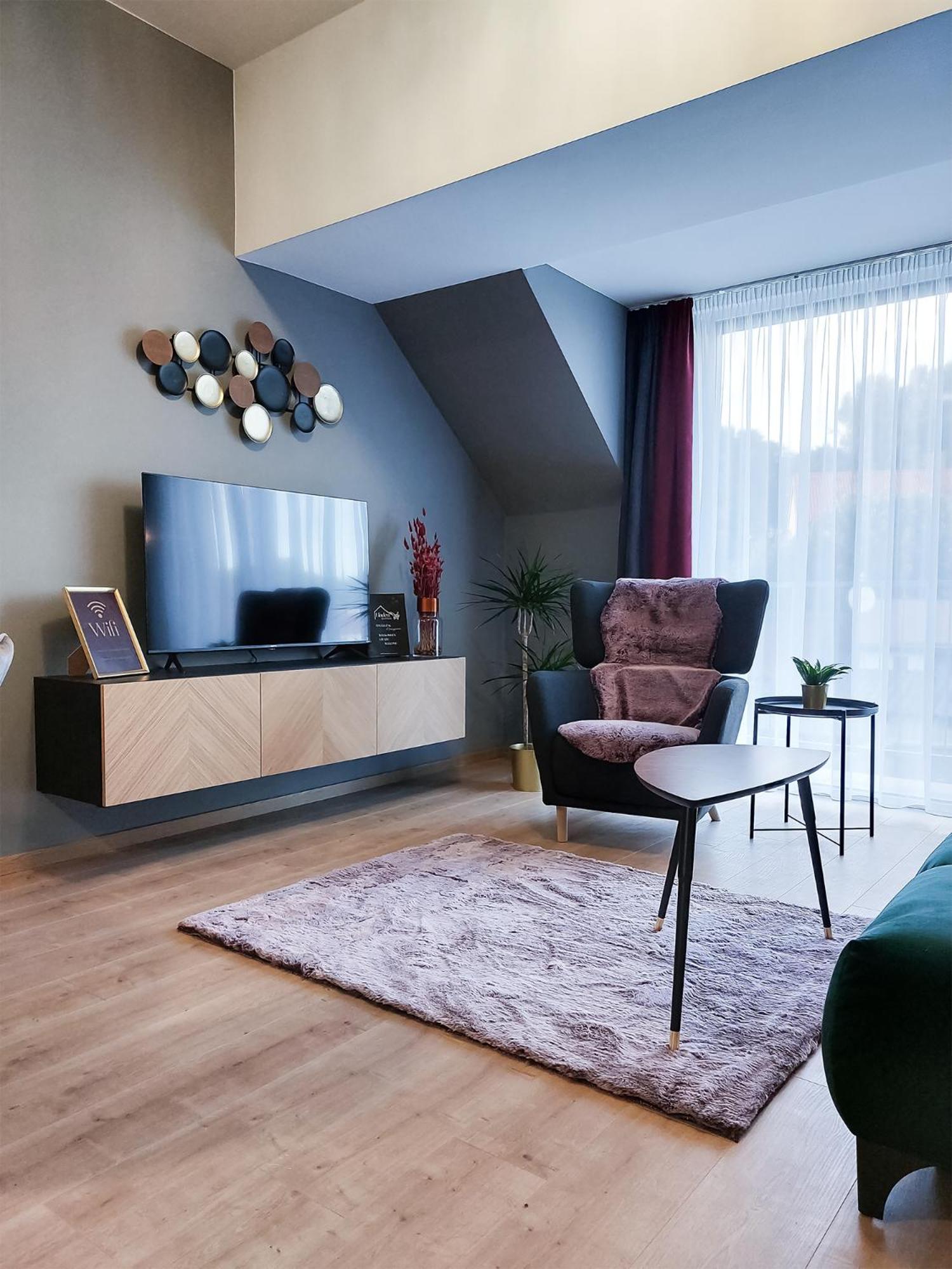 One-Bedroom Apartment photo 1