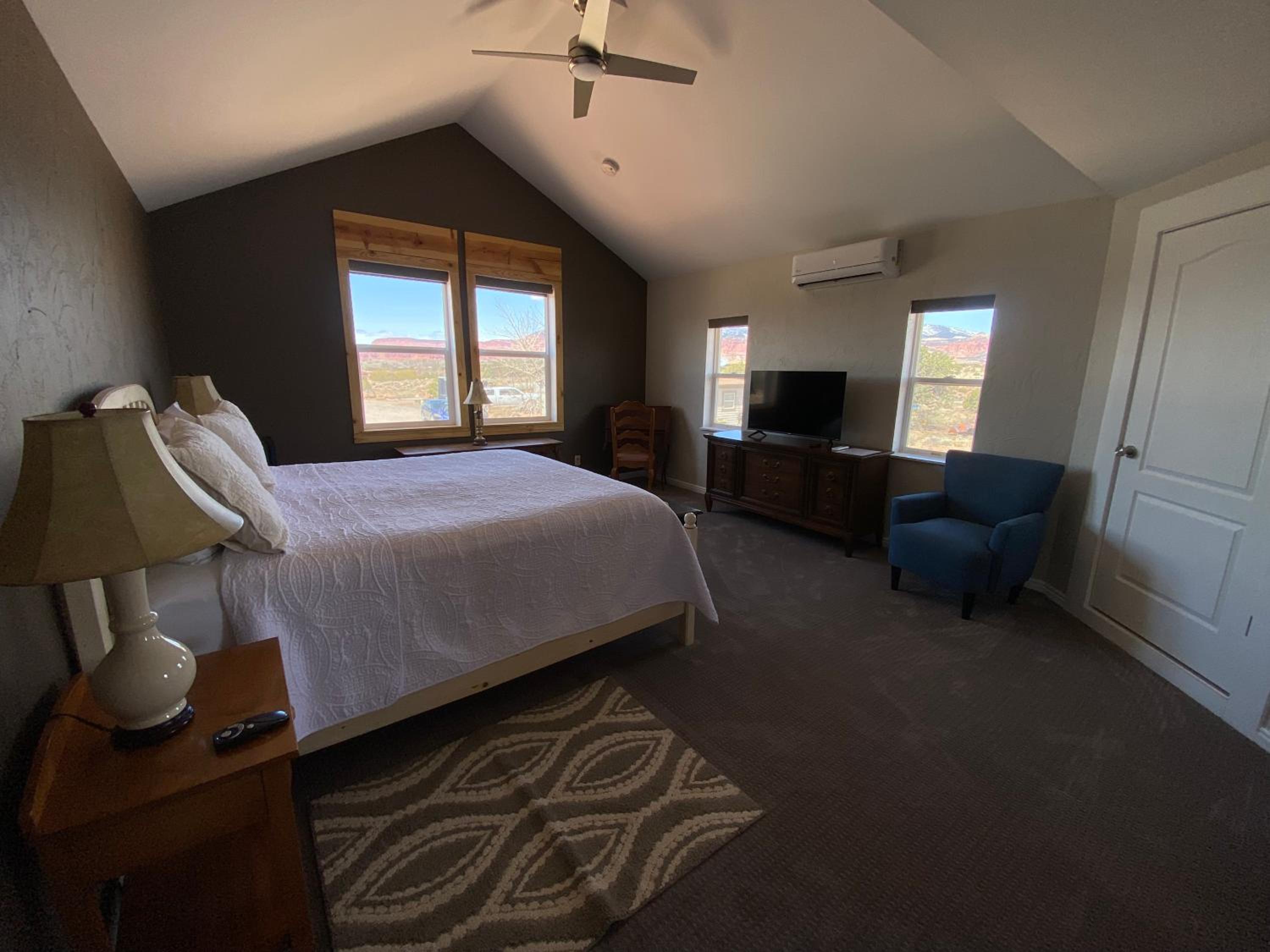 King Room with Balcony photo 2