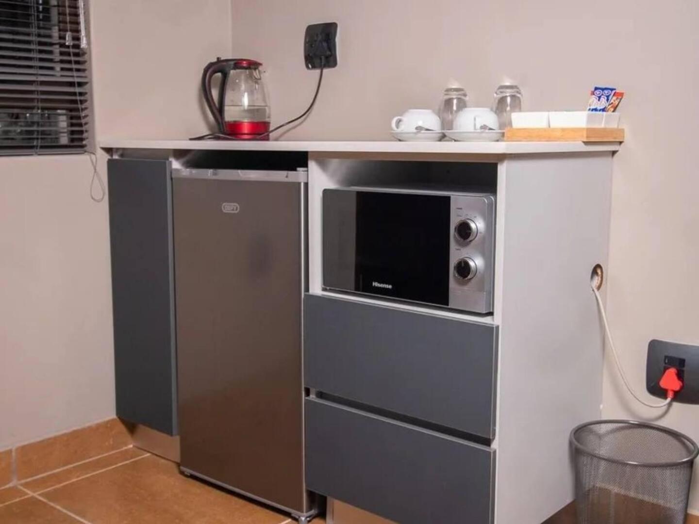 Standard Double Room - Photo 13