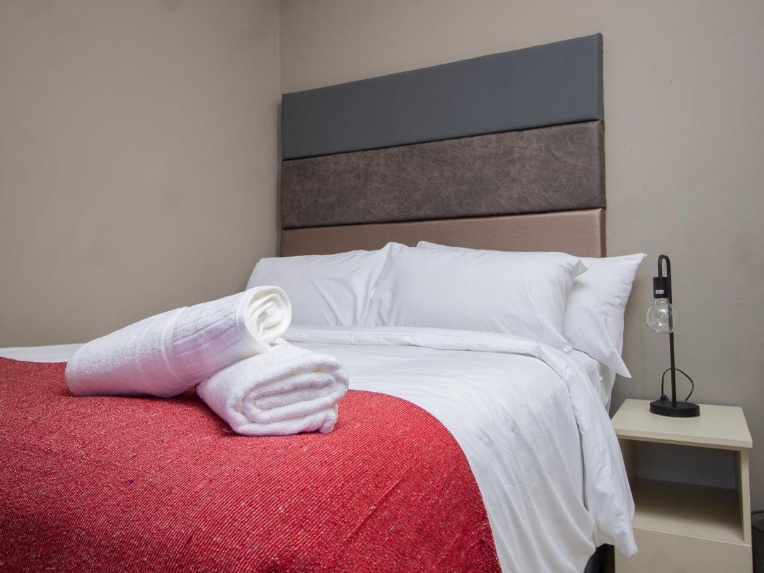 Standard Double Room - Photo 14