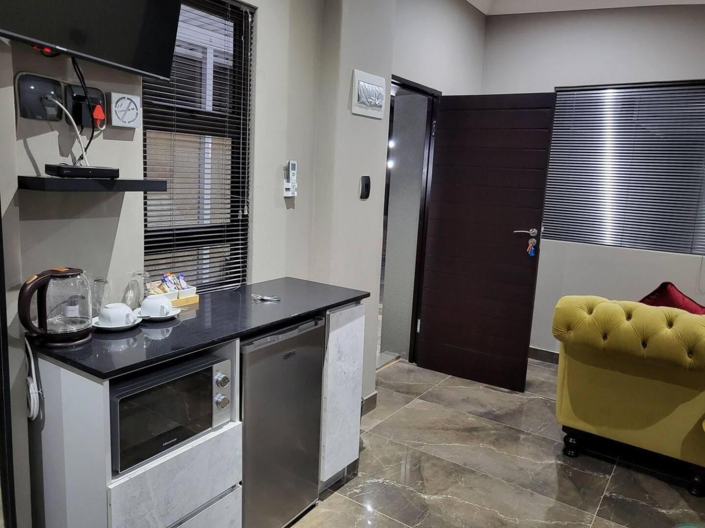 Double Room - Photo 2