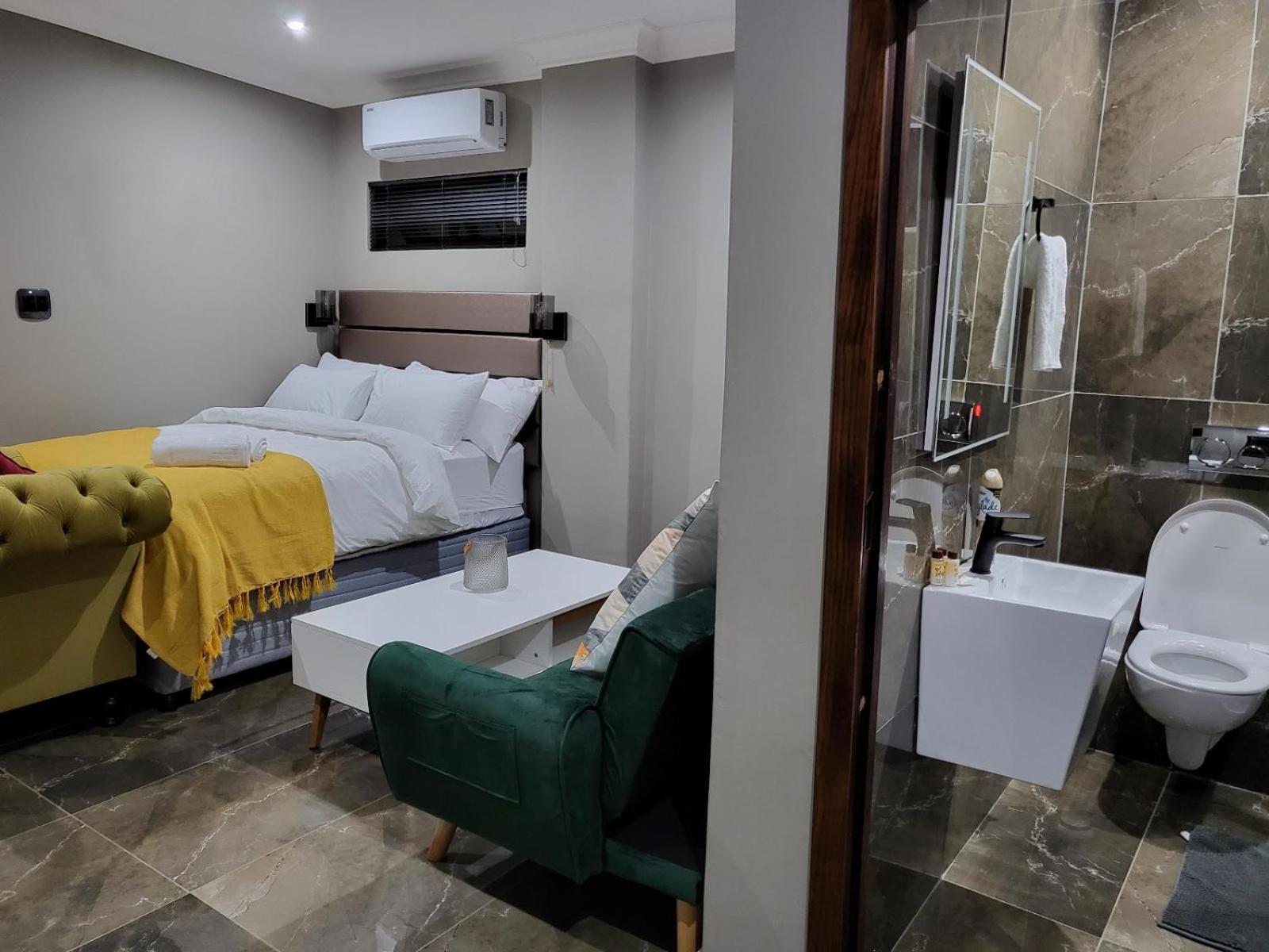 Double Room - Photo 6