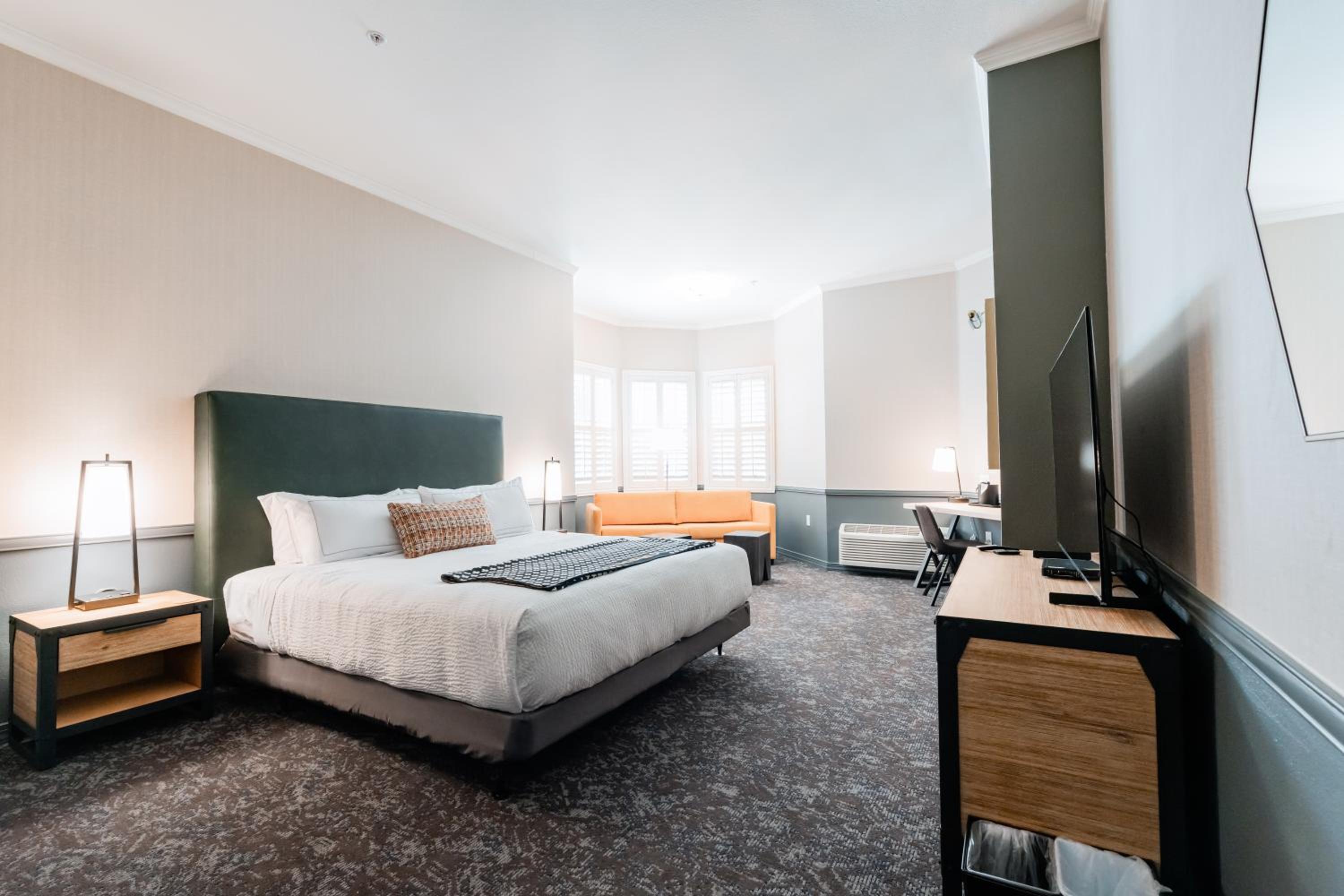 King Room - Disability Access photo 2