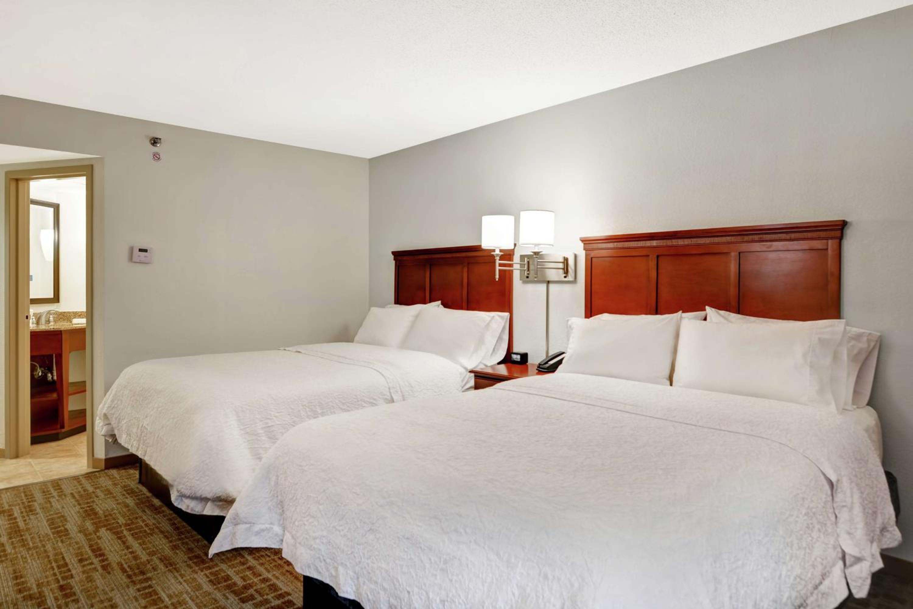 Double Room with Two Double Beds - Non-Smoking - Photo 2