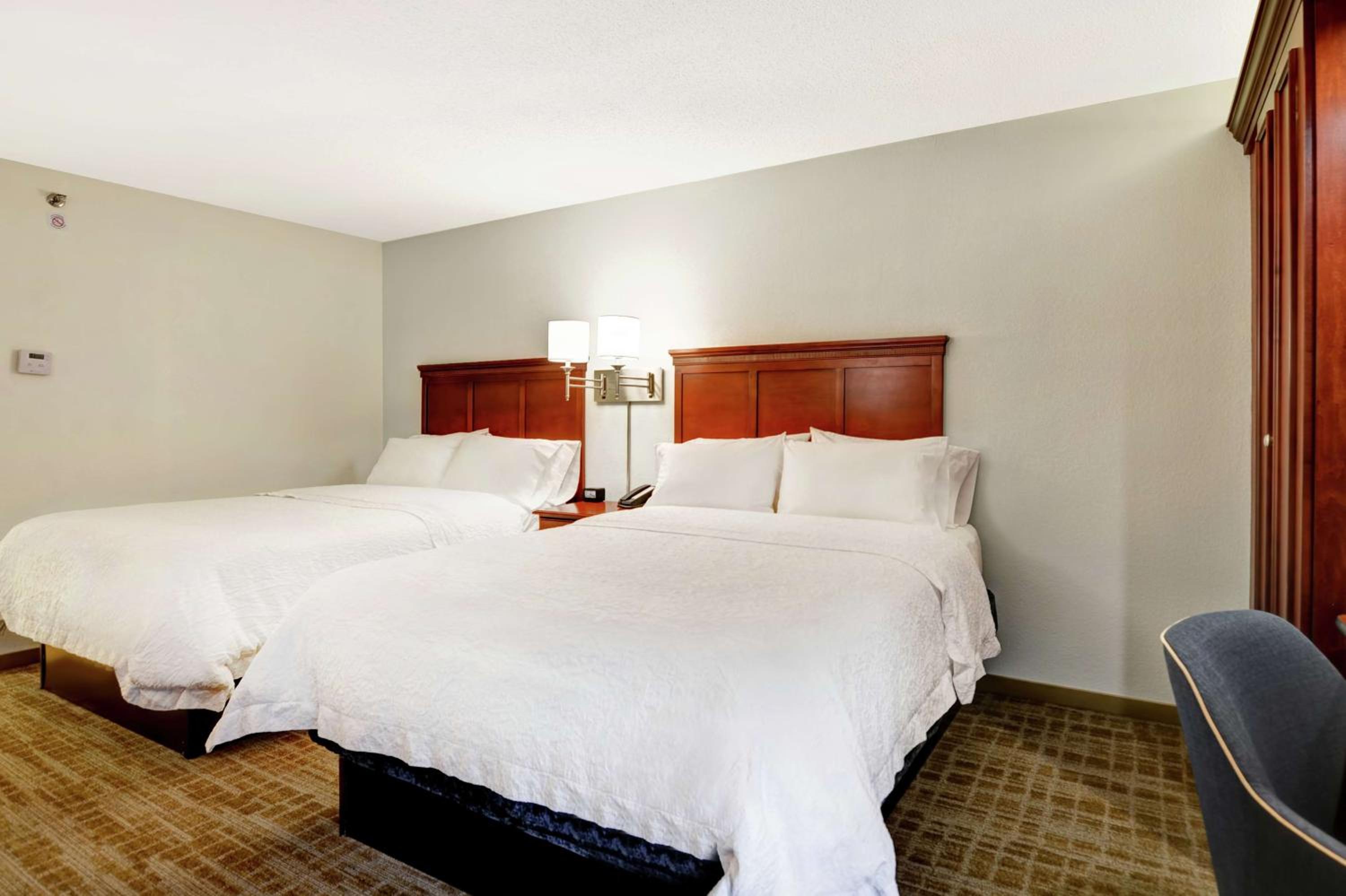 Double Room with Two Double Beds - Non-Smoking - Photo 5