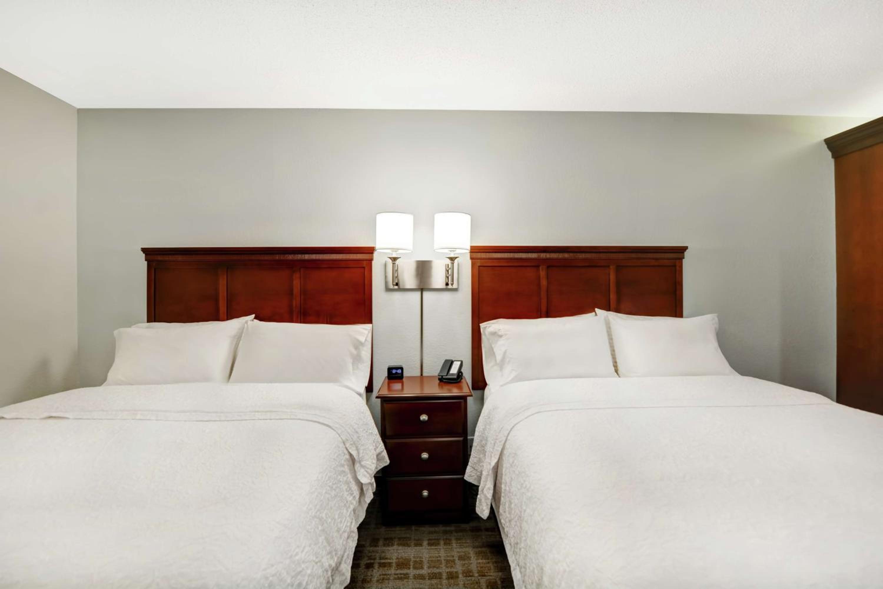 Double Room with Two Double Beds - Non-Smoking - Photo 3
