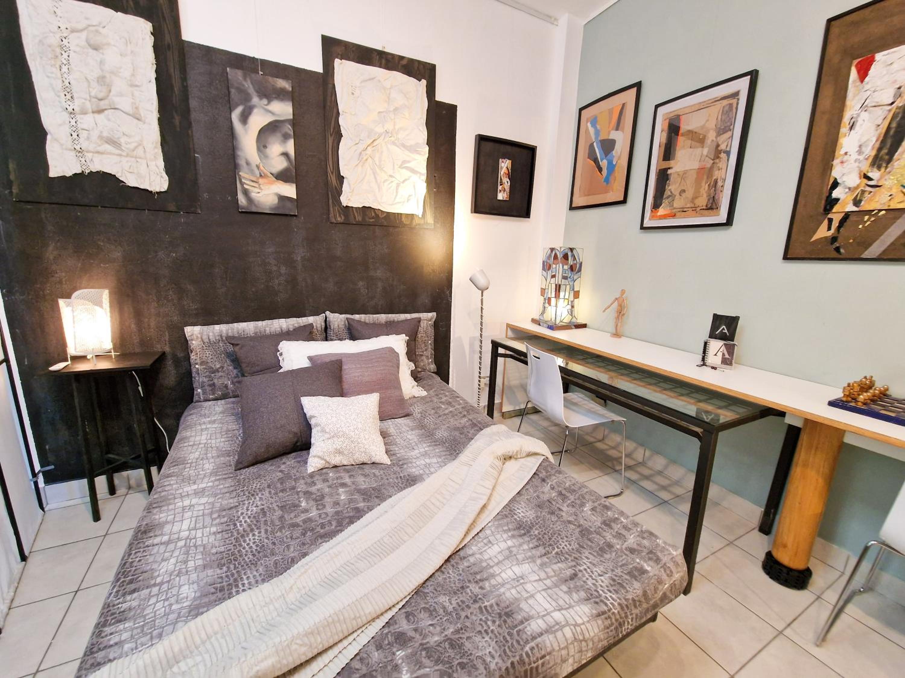 One-Bedroom Apartment photo 3