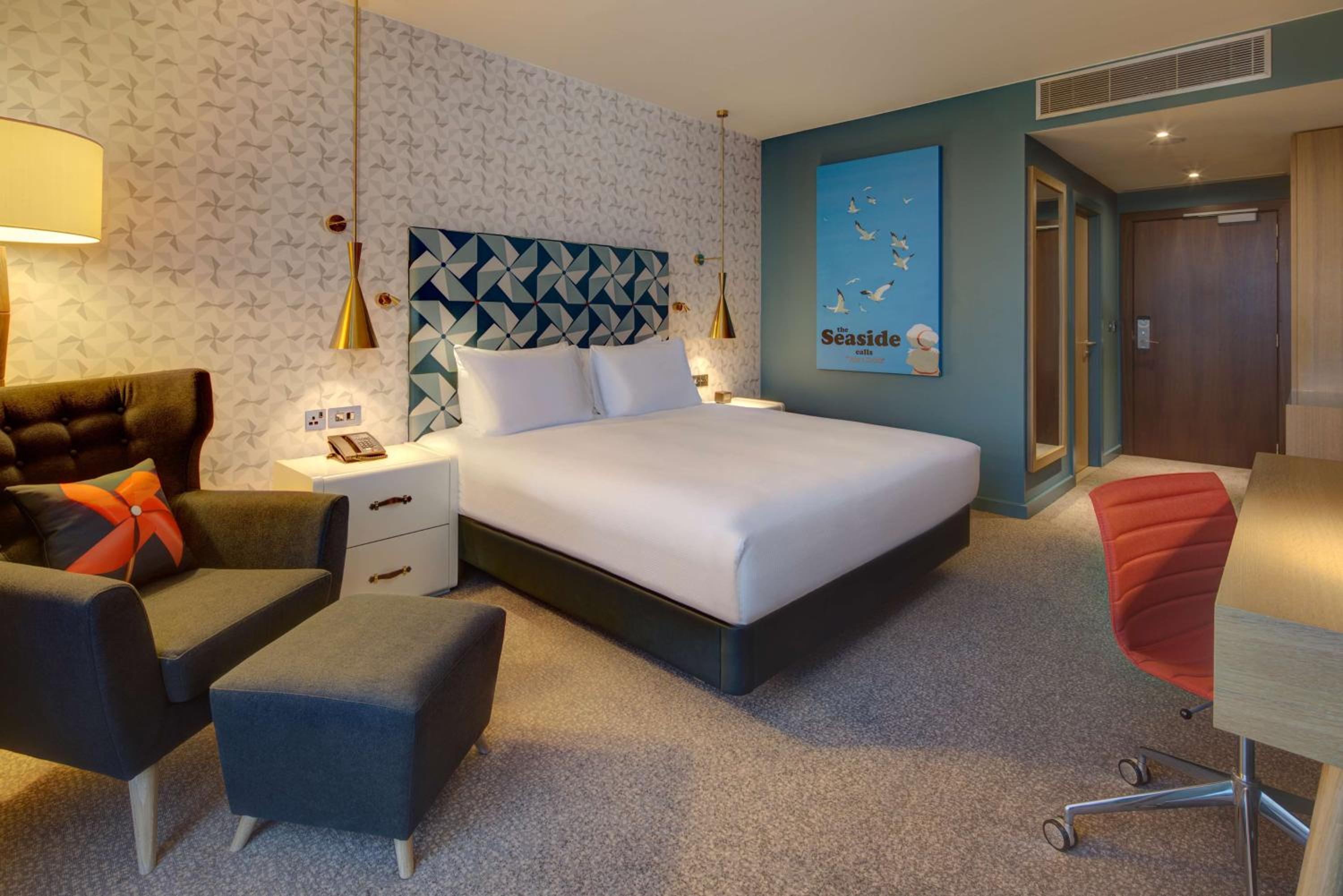 King Guest Room with Balcony