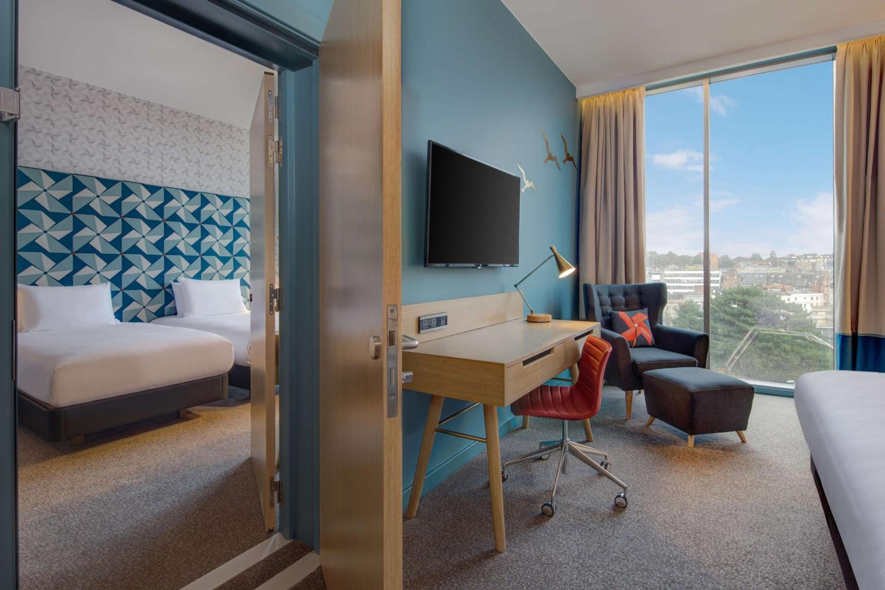 Twin Guest Room with Balcony