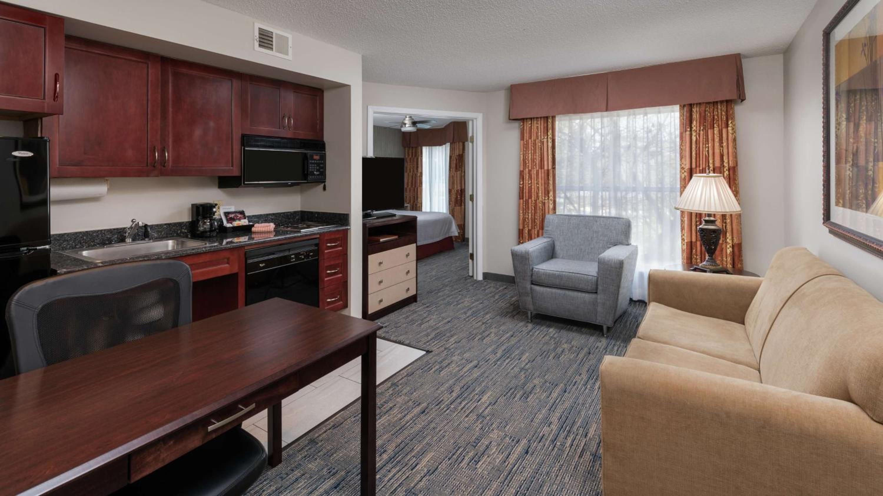 One-Bedroom King Suite with Sofa Bed - Photo 2