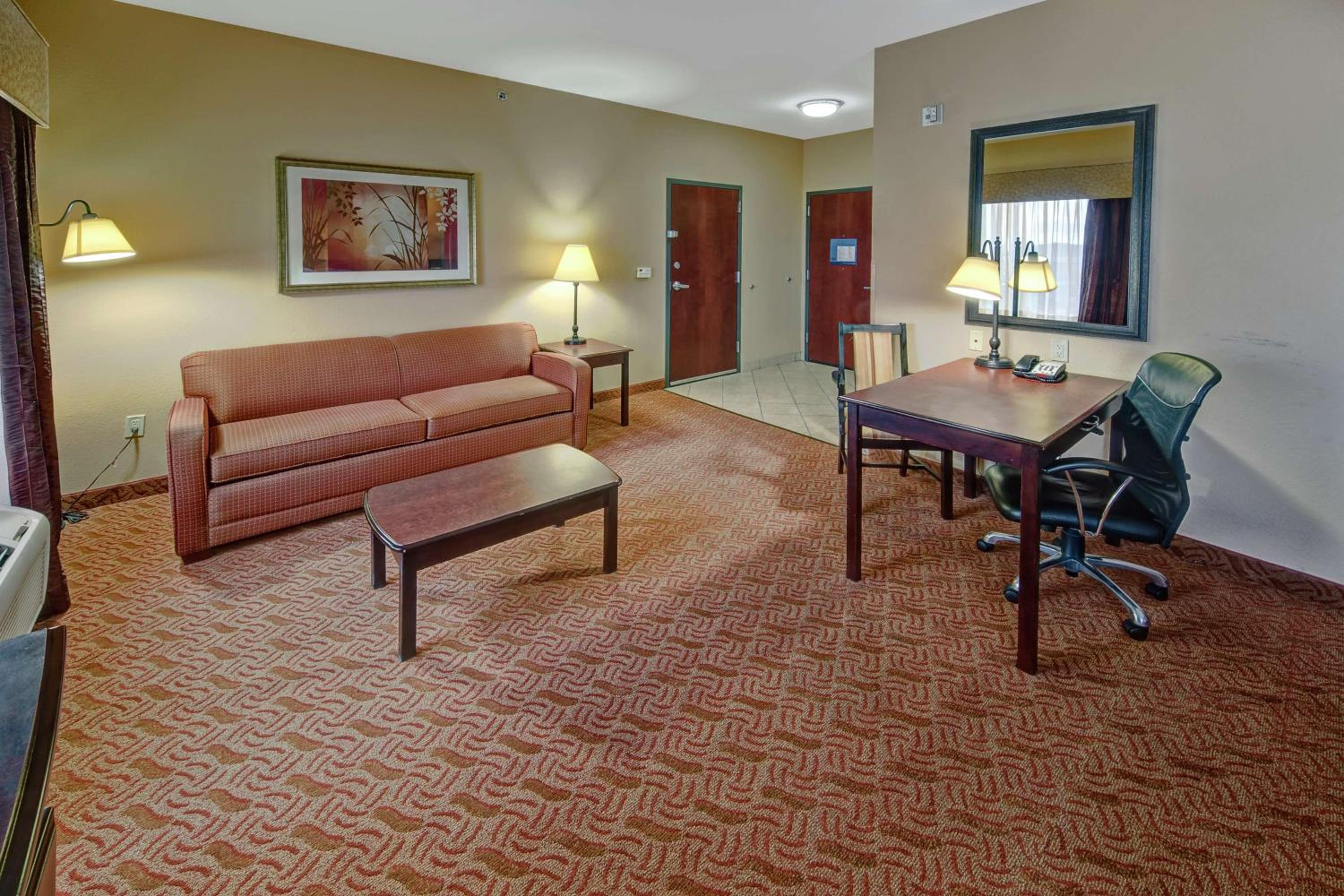 King Room with King Bed - Non-Smoking - Photo 1