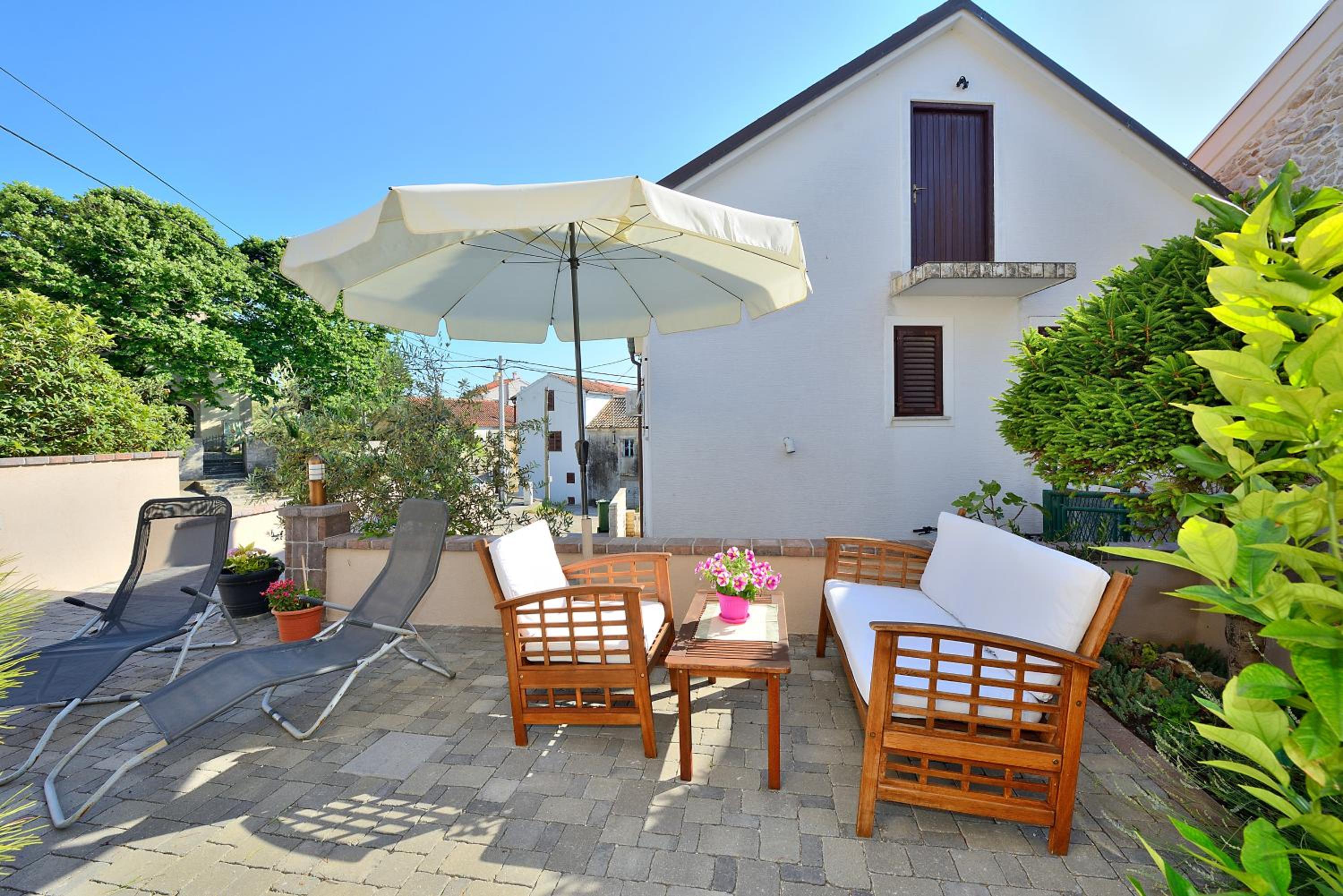 Studio with Garden View - Photo 16