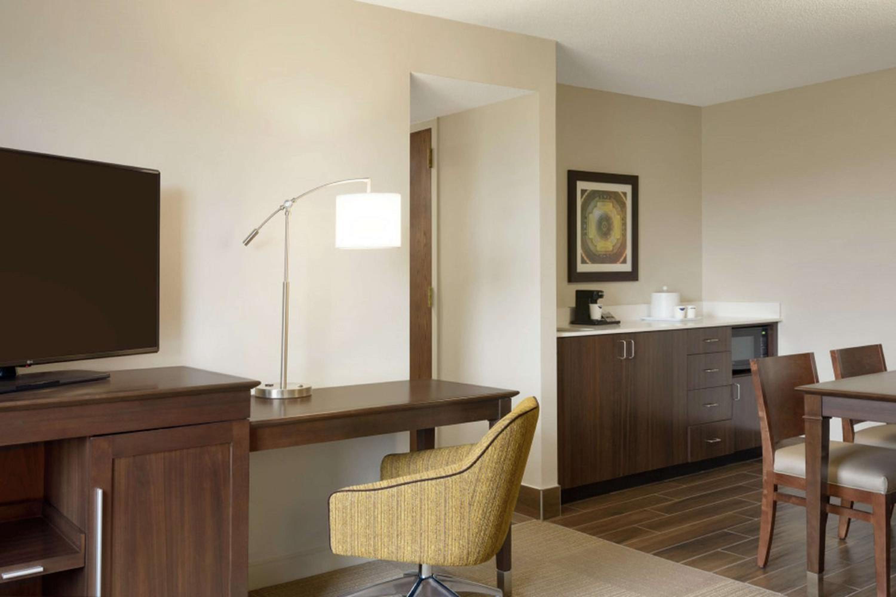 Suite Two Double with Kitchen - Photo 4