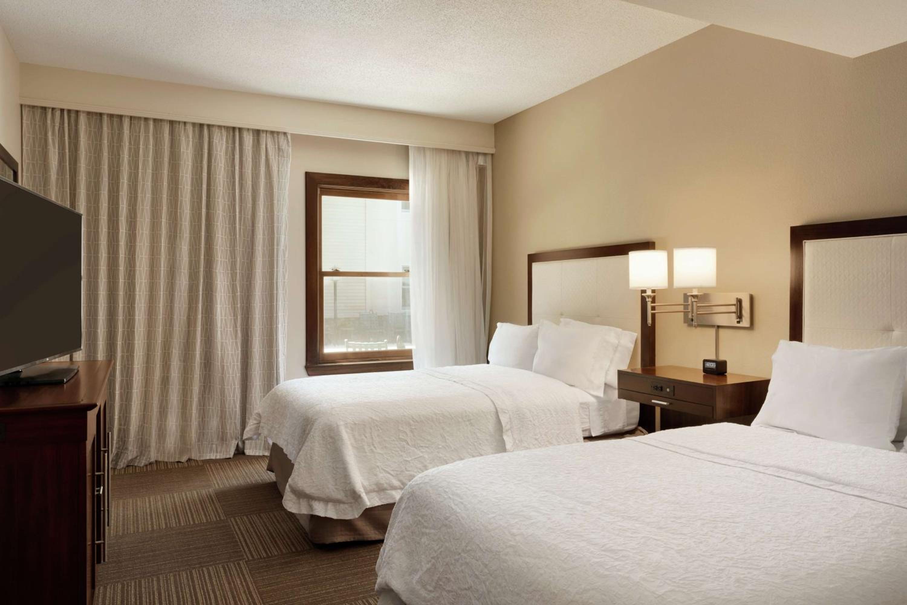 Double Room with Two Double Beds - Non-Smoking - Photo 1