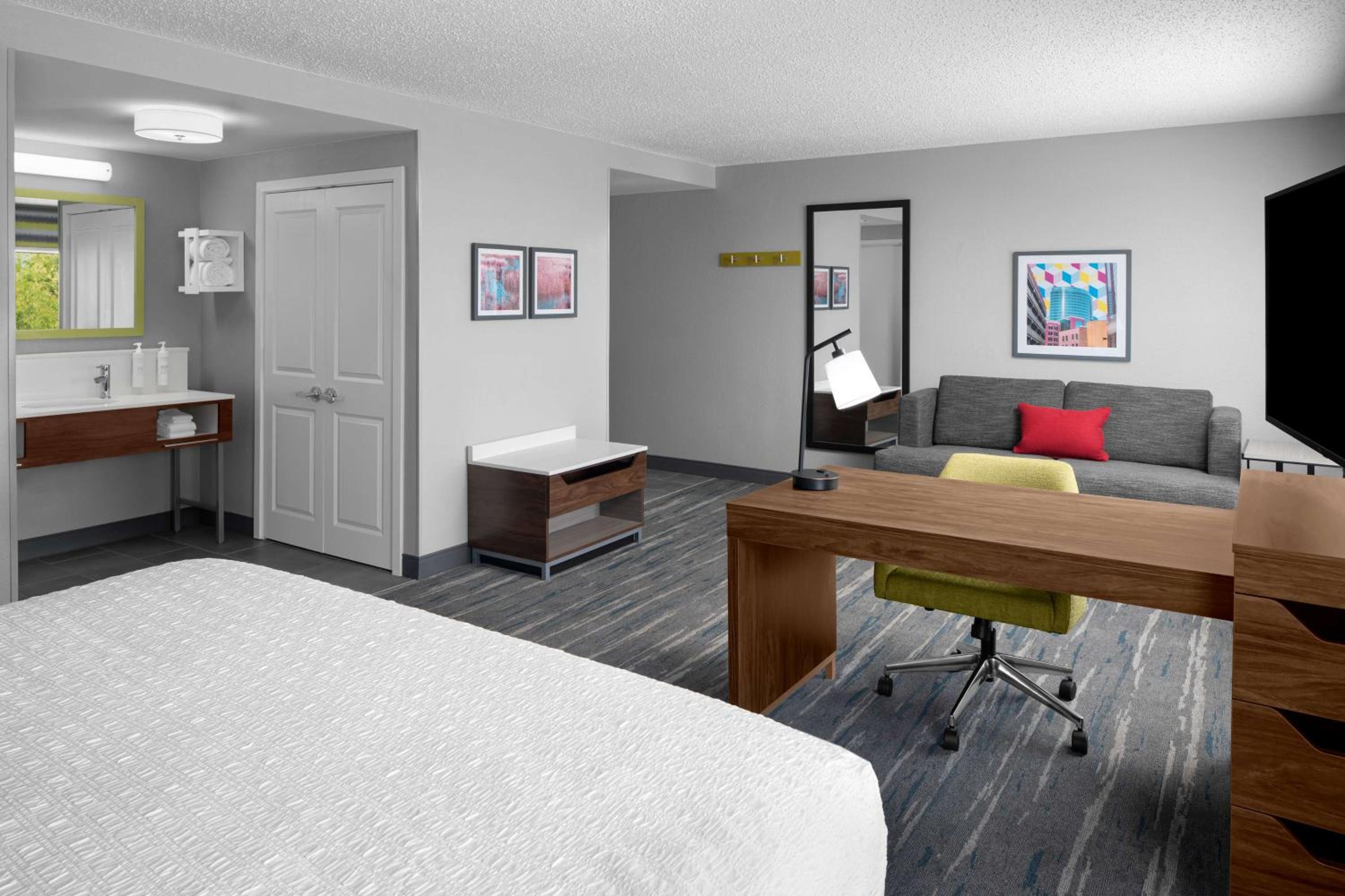 King Studio Suite - Non-Smoking - Photo 4