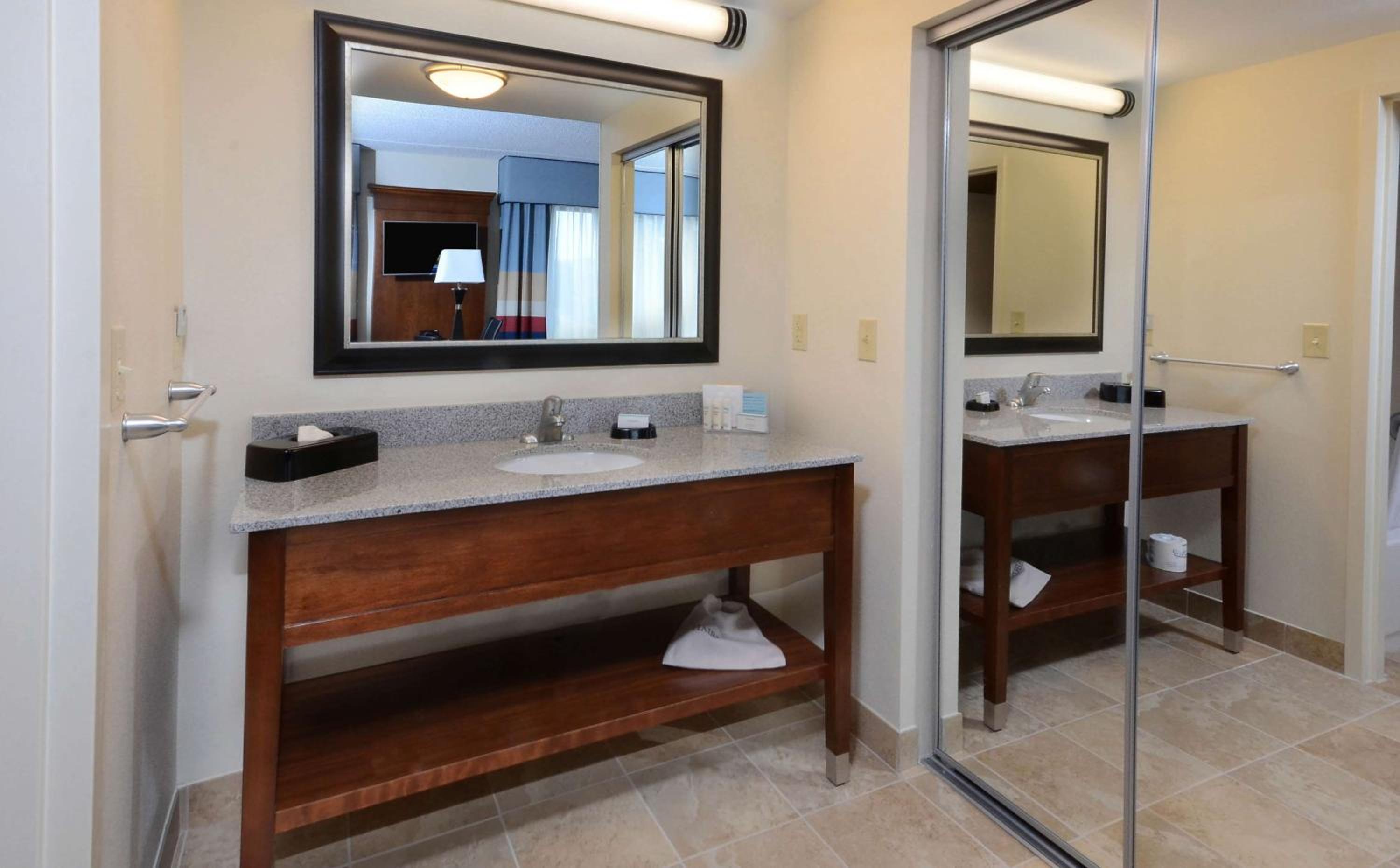 King Studio Suite - Non Smoking photo 2