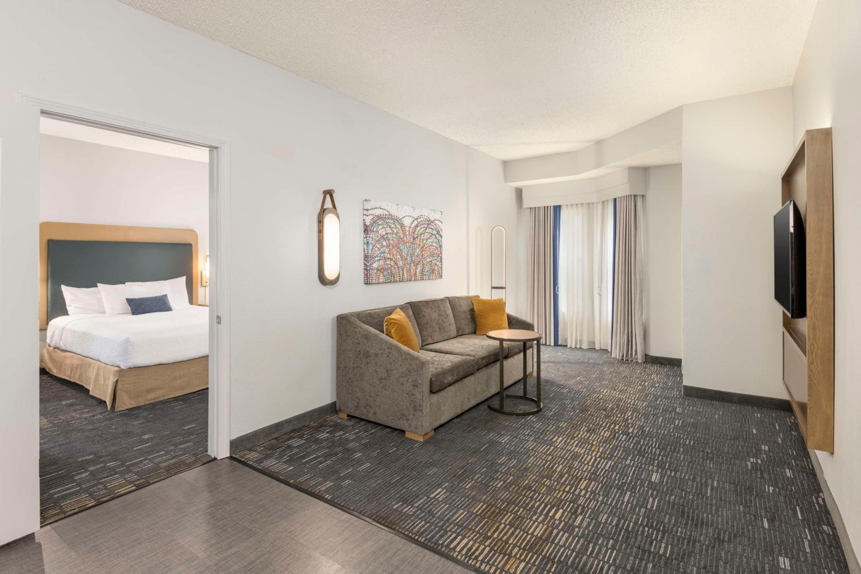 King Suite with Accessible Tub - Mobility and Hearing Access/Non-Smoking - Photo 7