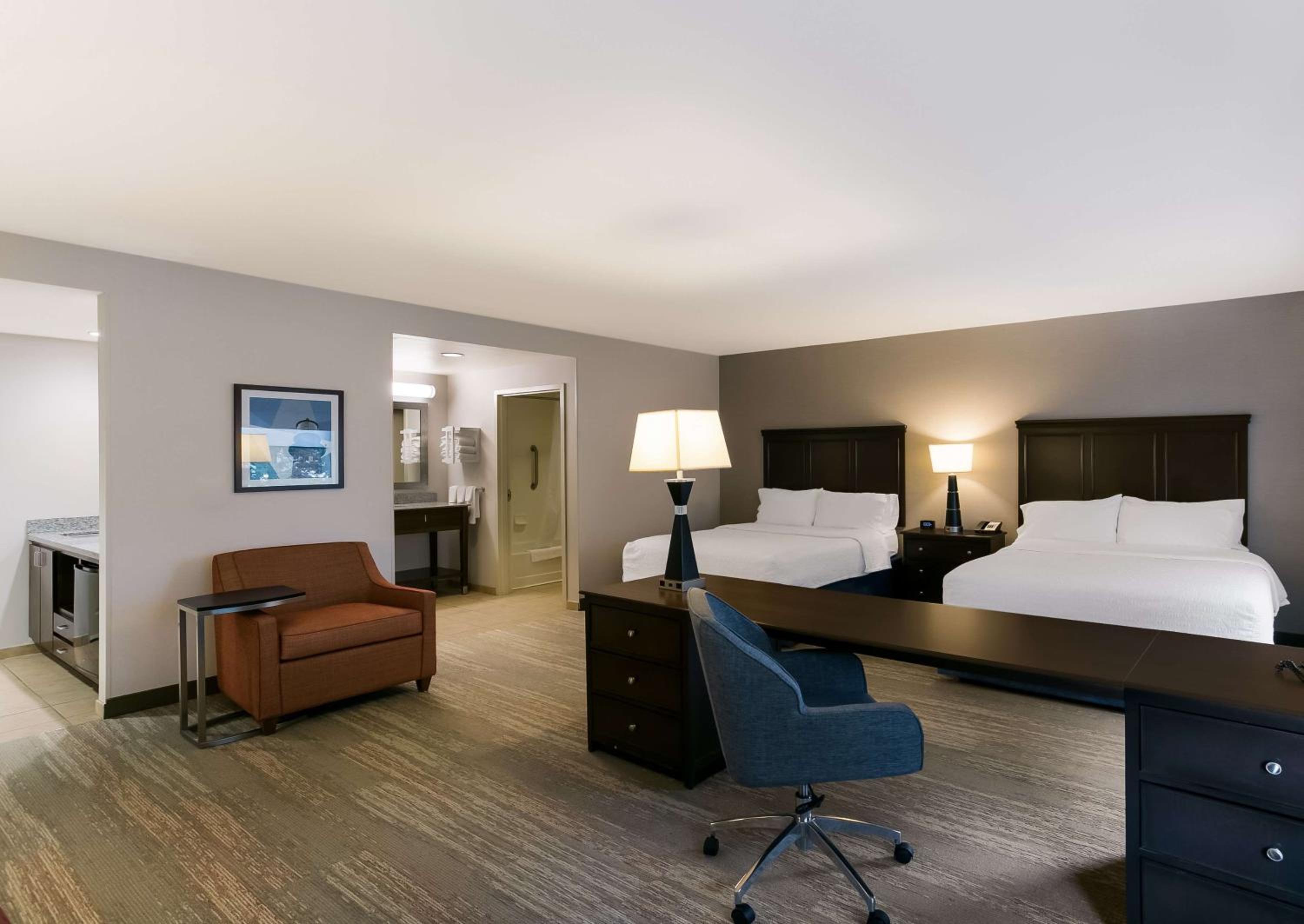 Queen Studio Suite with Two Queen Beds - Non-Smoking