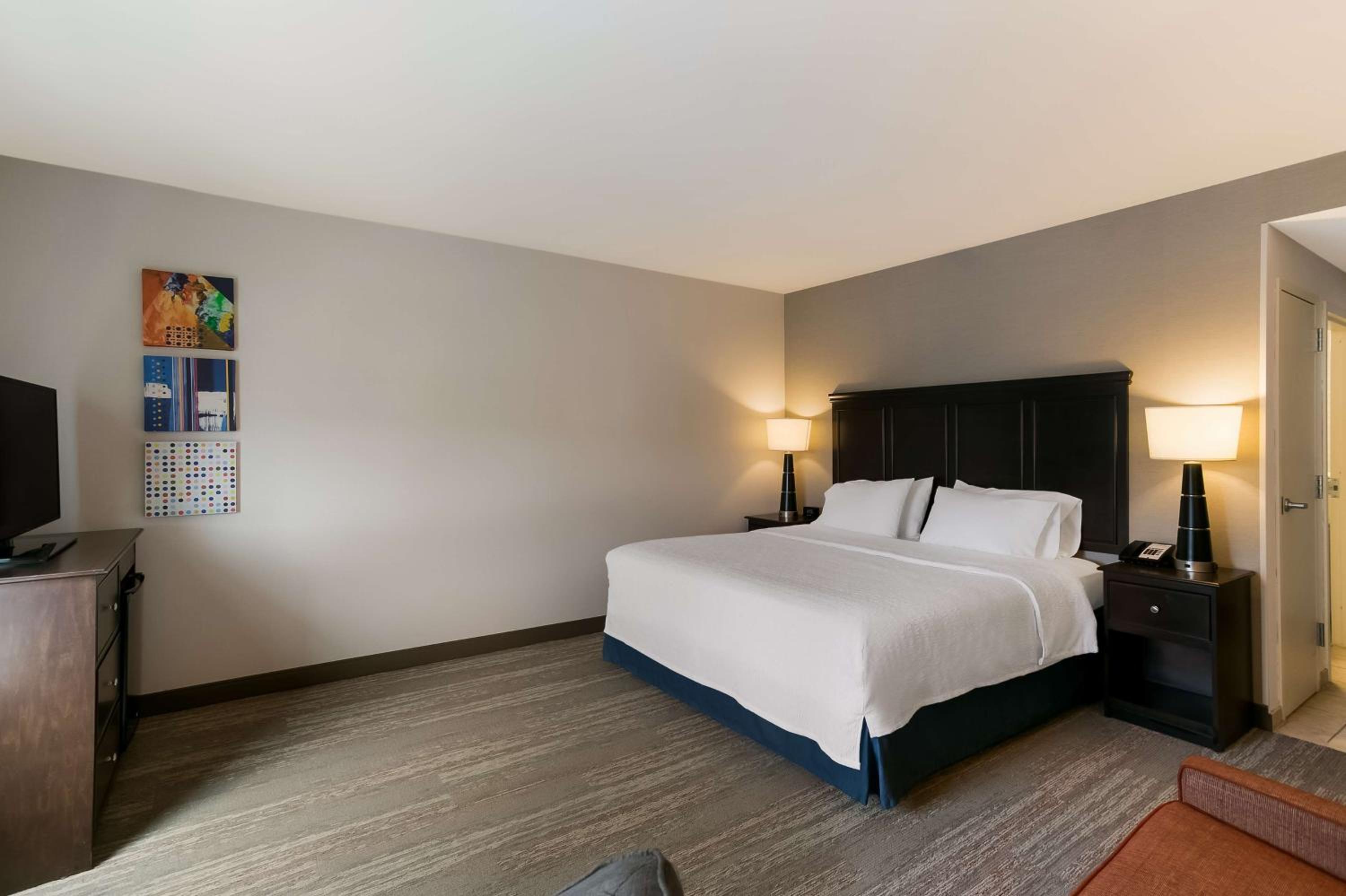 King Room with Sofa Bed - Non-Smoking