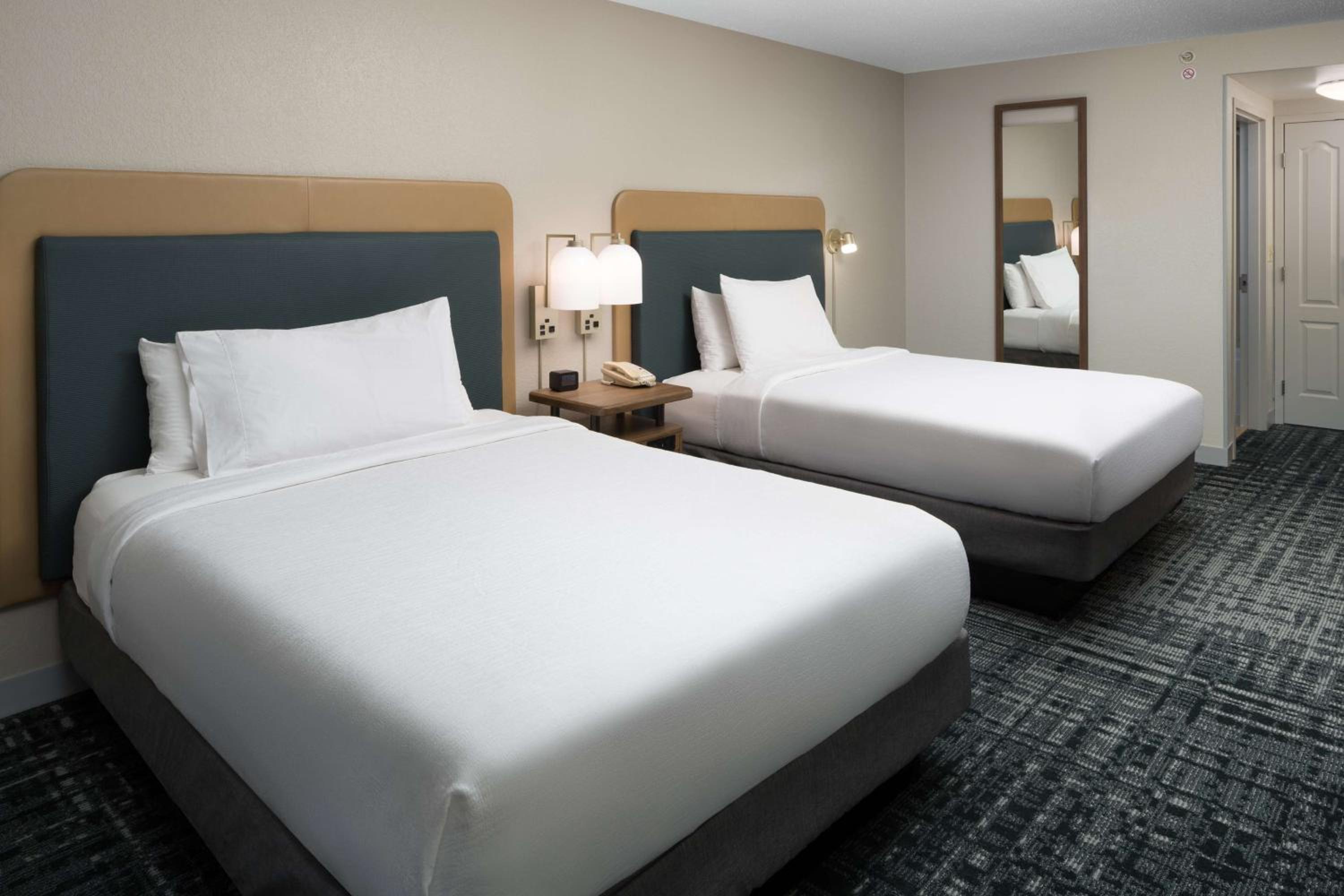 Queen Suite with Two Queen Beds - Hearing Access/Non-Smoking - Photo 1