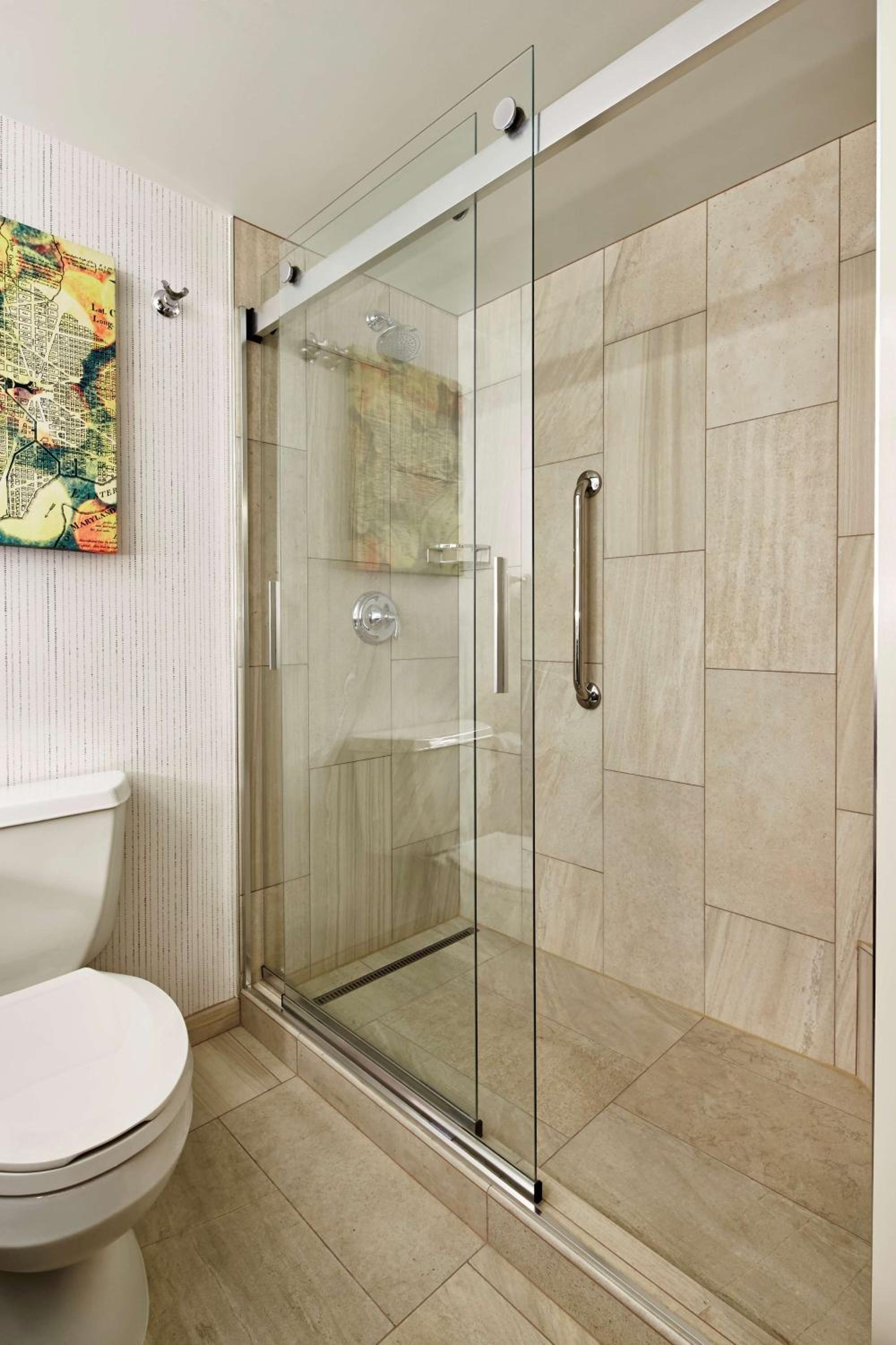 Premium Two-Room King Suite - High Floor photo 2