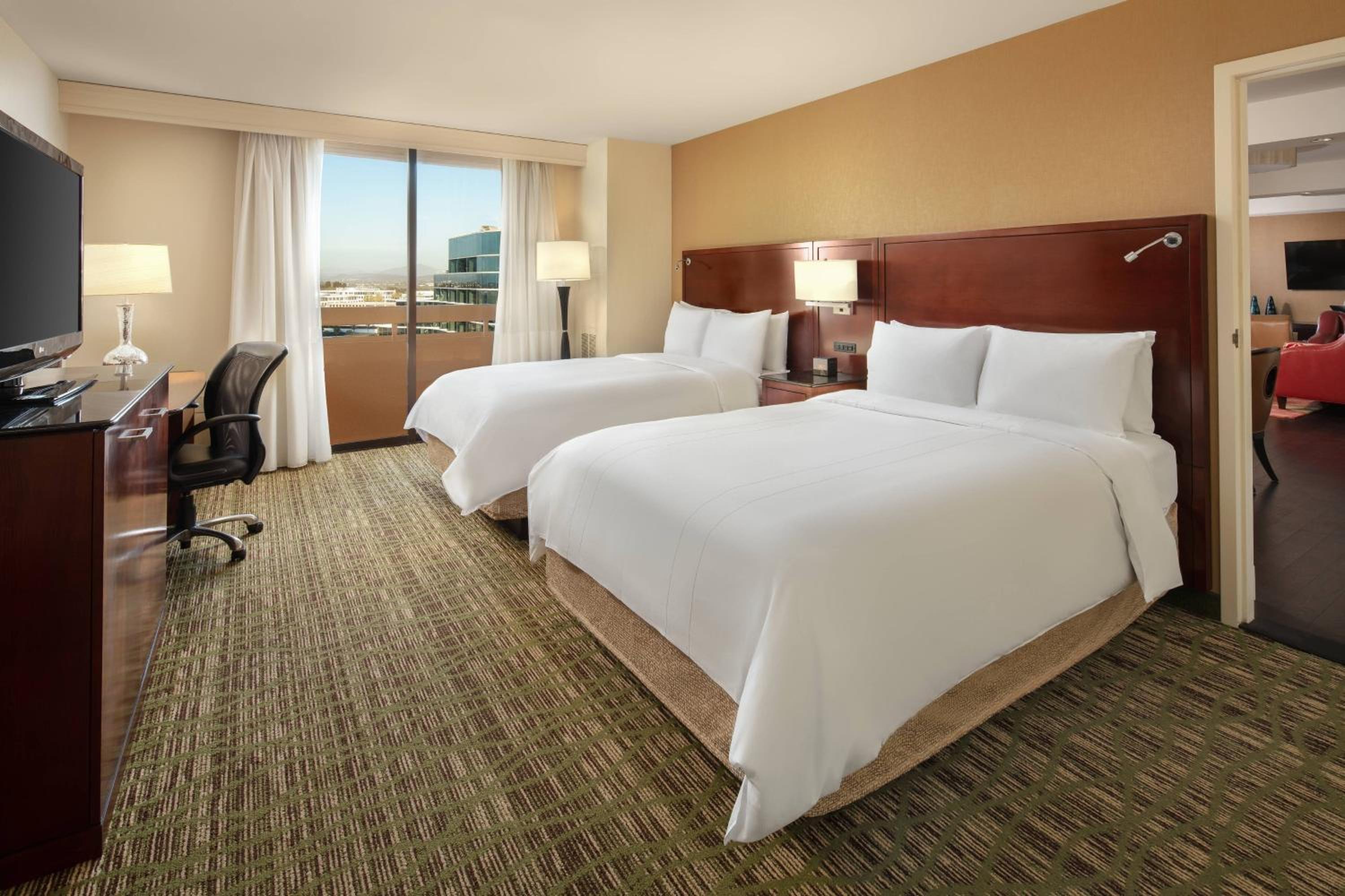 Double Room with Two Double Beds - Photo 3