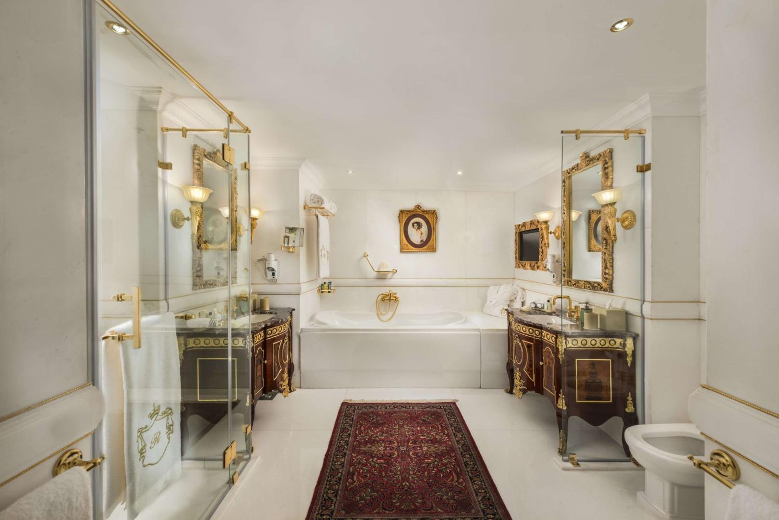 King Royal Suite with Panoramic Sea View
