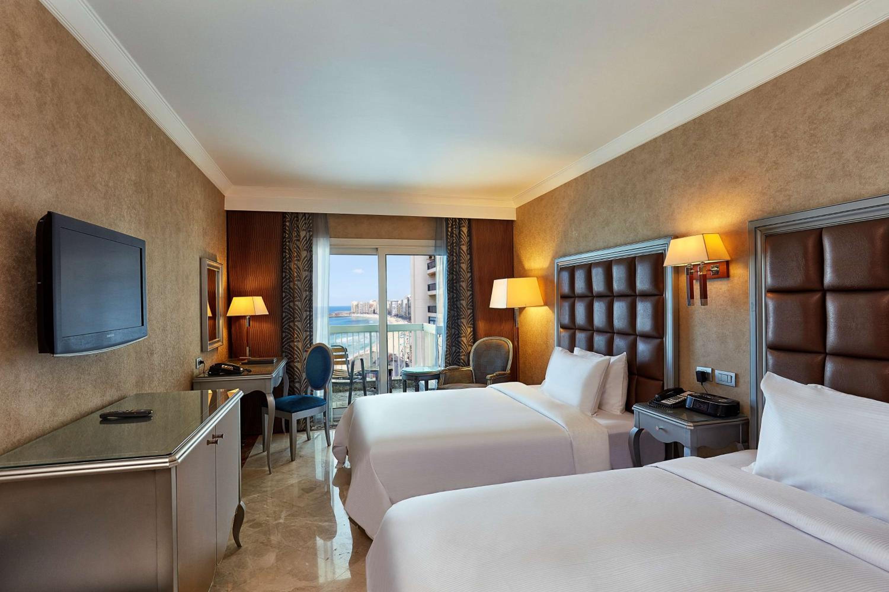 Executive Twin Room with Partial Sea View - Photo 2