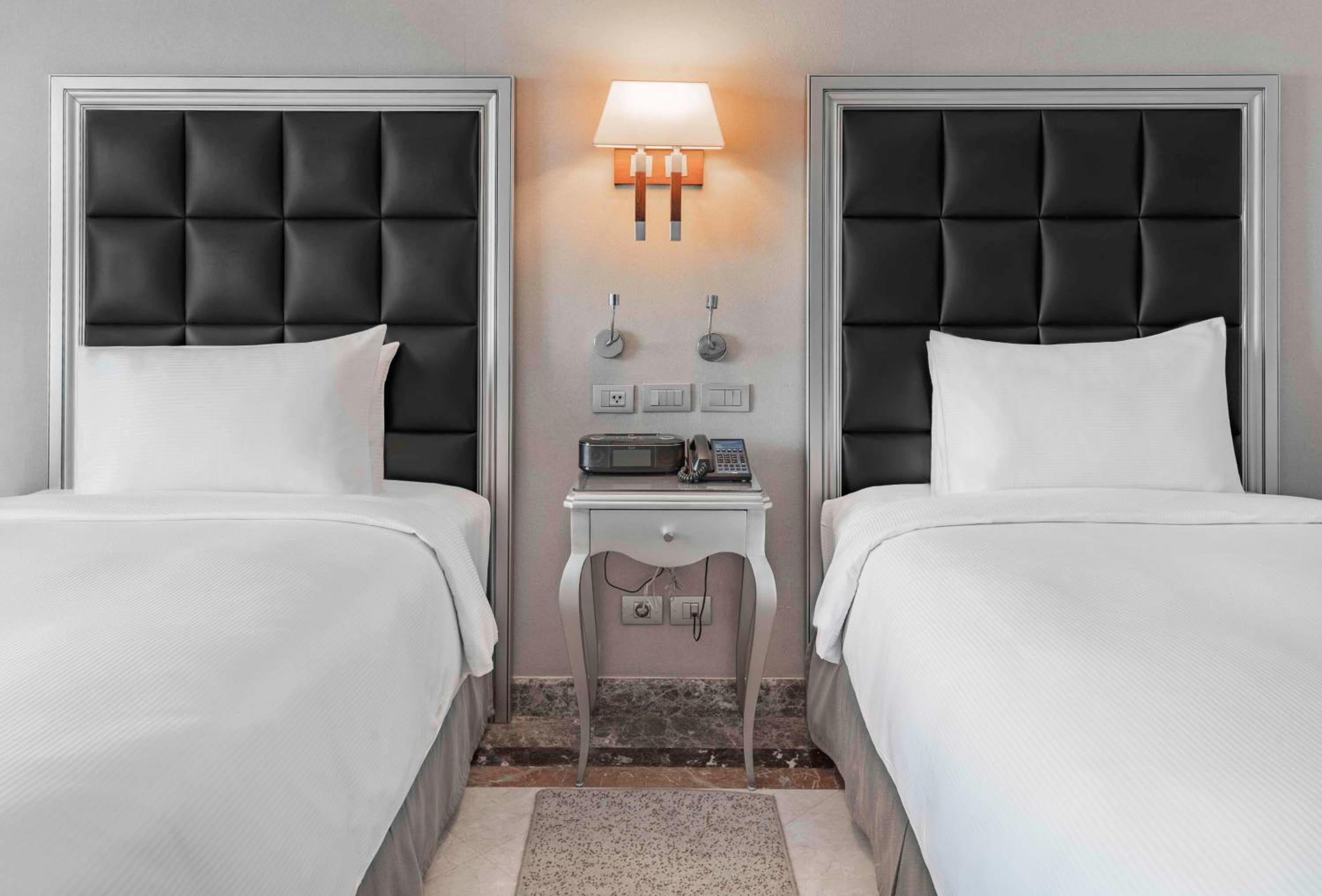 Twin Deluxe Room with View - Photo 5