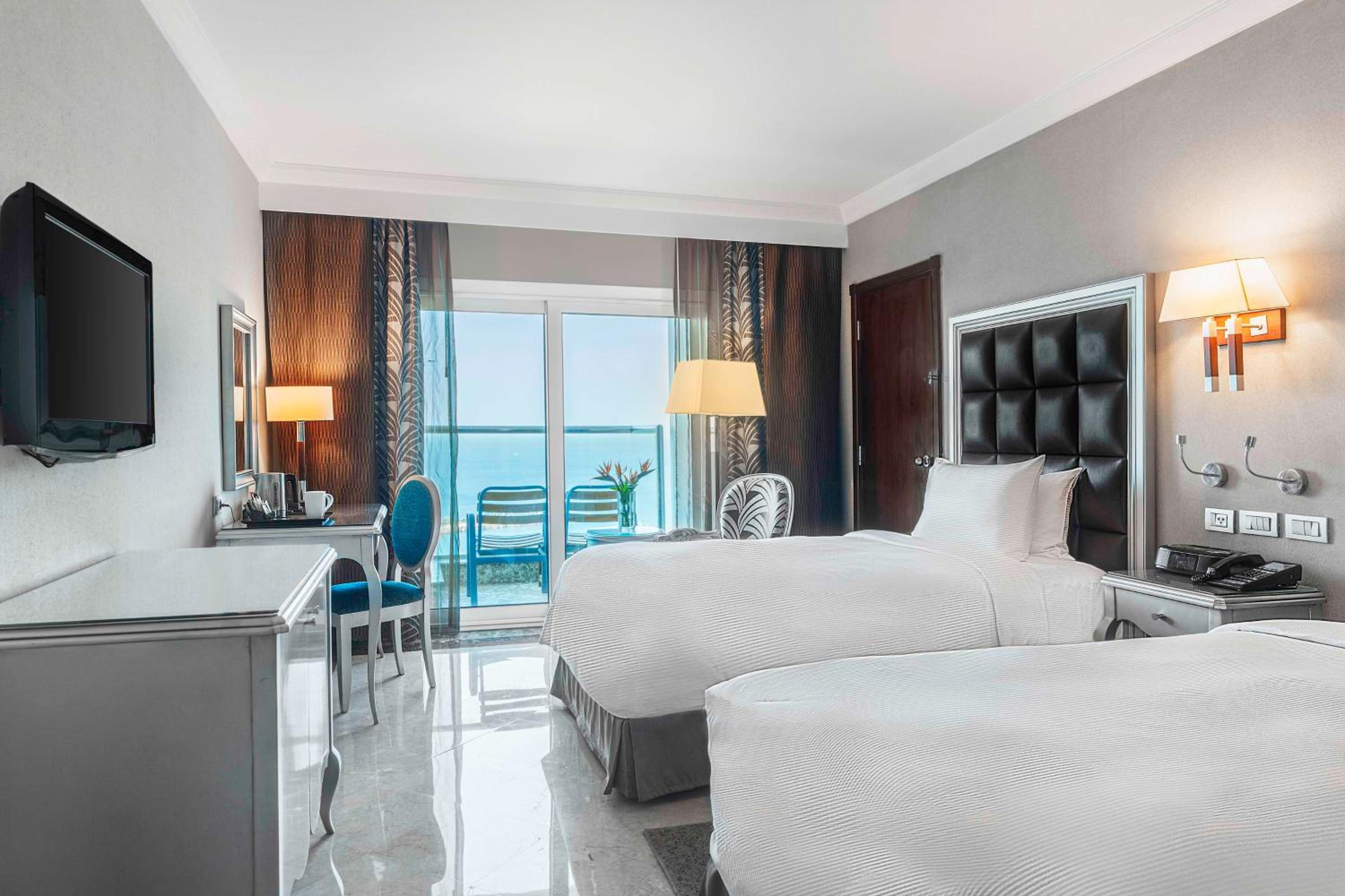 Twin Deluxe Room with View - Photo 8