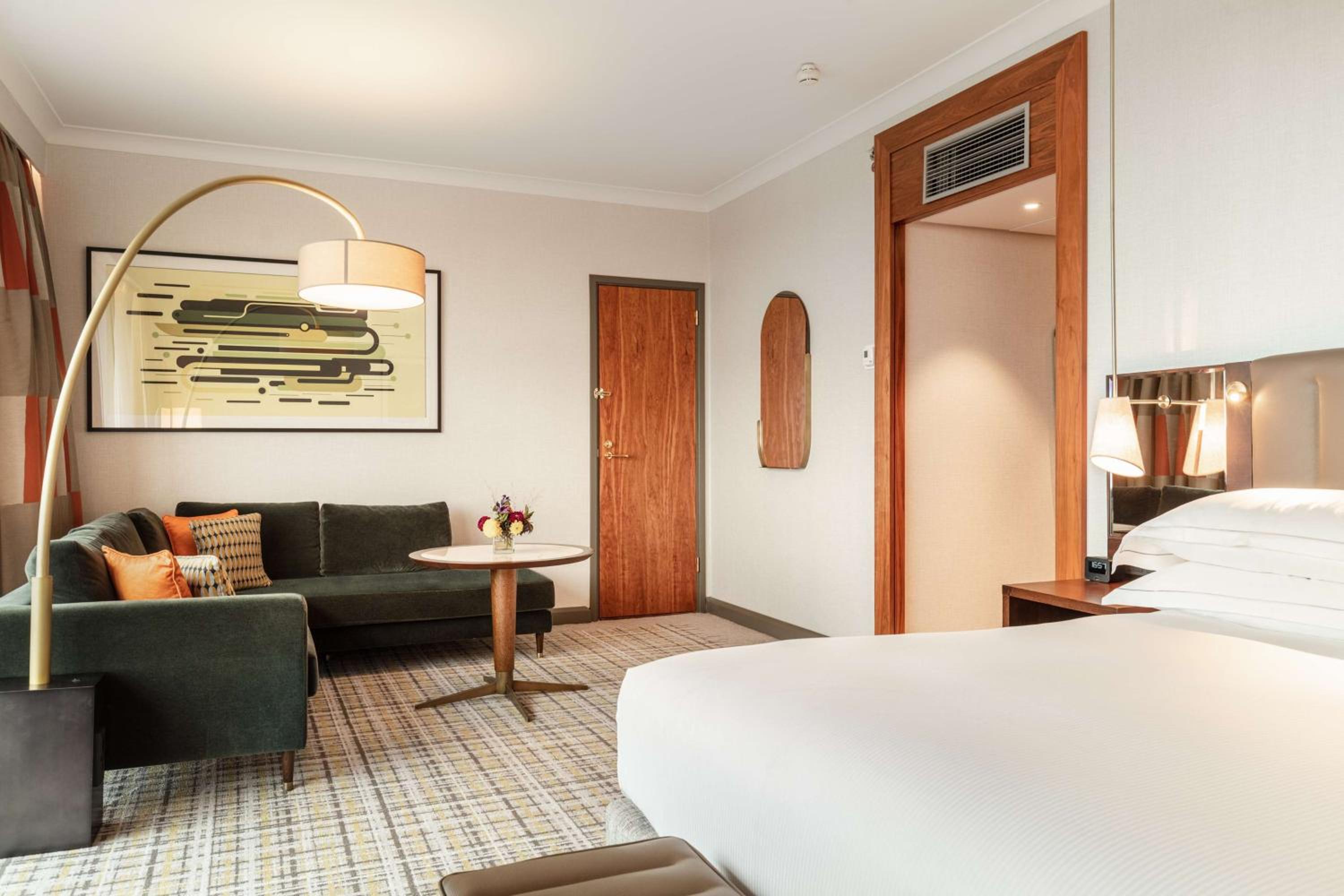 King Junior Suite Canal View