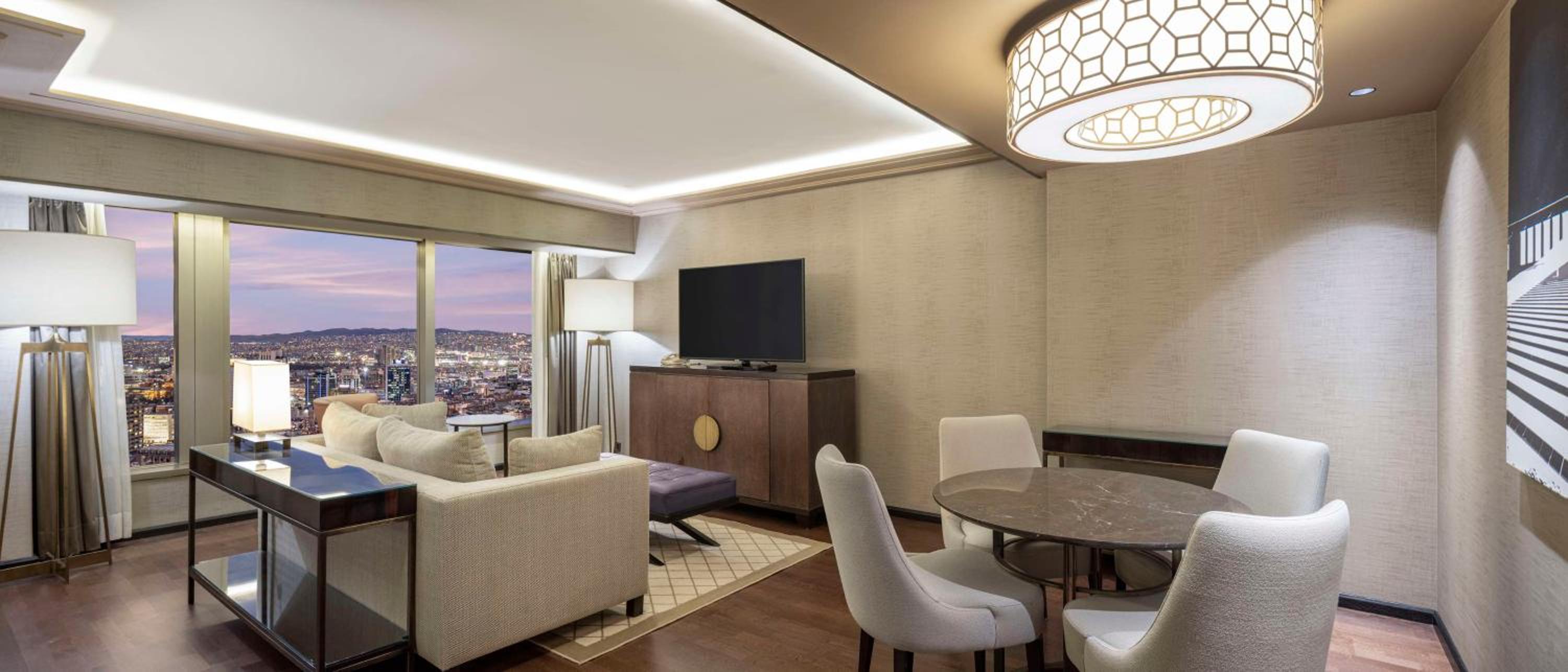 Capital Suite with Lounge Access thumbnail 5