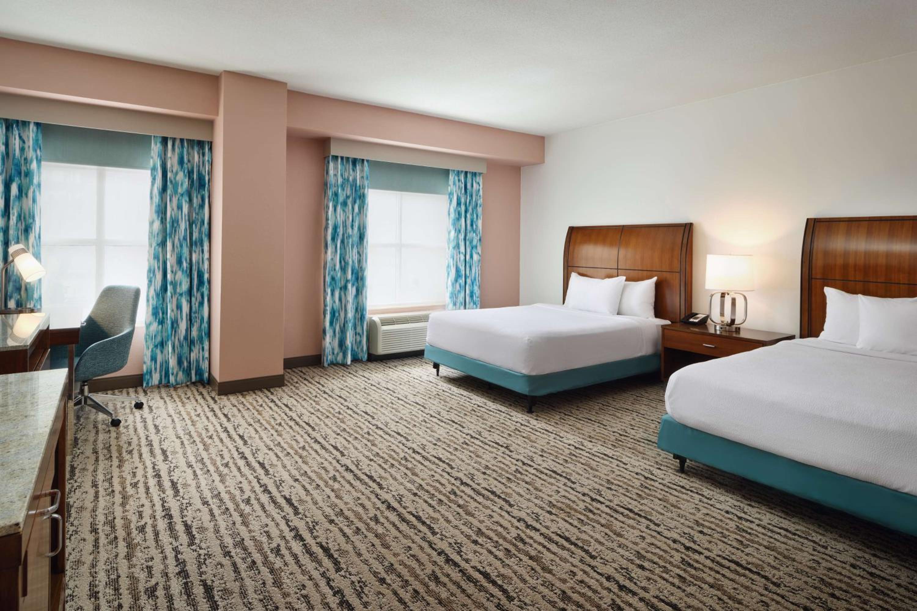 Queen Room with Two Queen Beds and Bath Tub - Mobility/Hearing Accessible