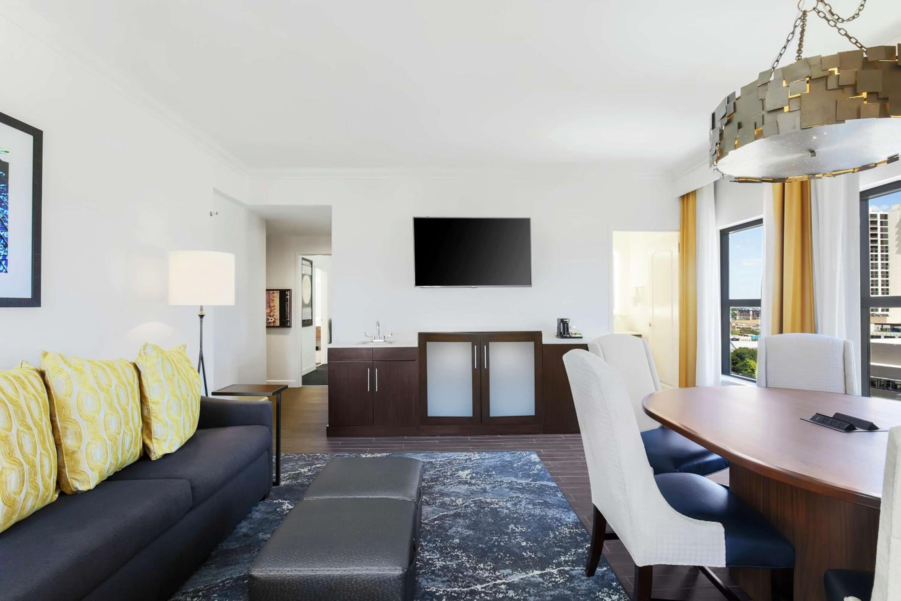 One-Bedroom King Suite with Walk-In Shower - Photo 1