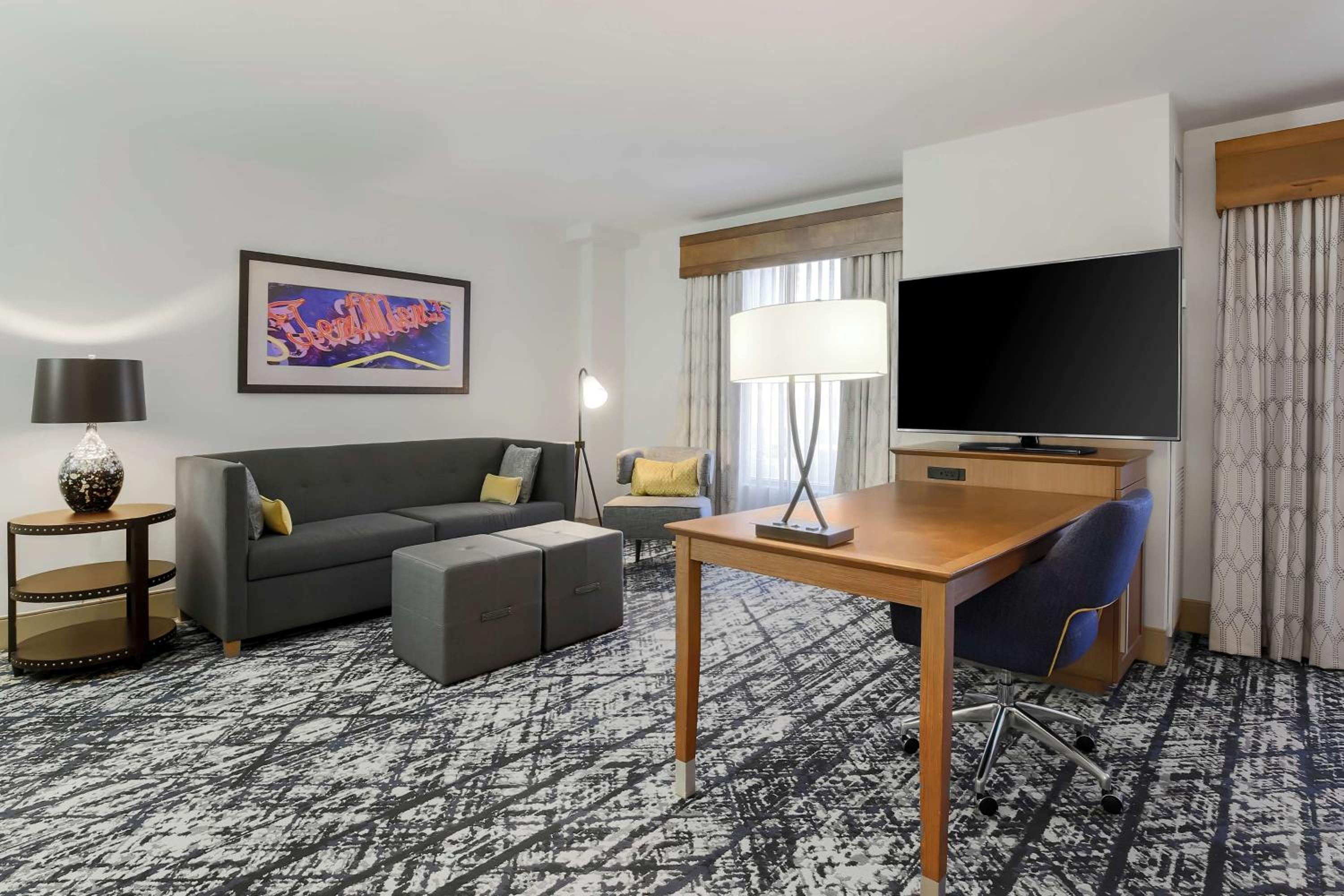 King Studio Suite - Non-Smoking - Photo 4