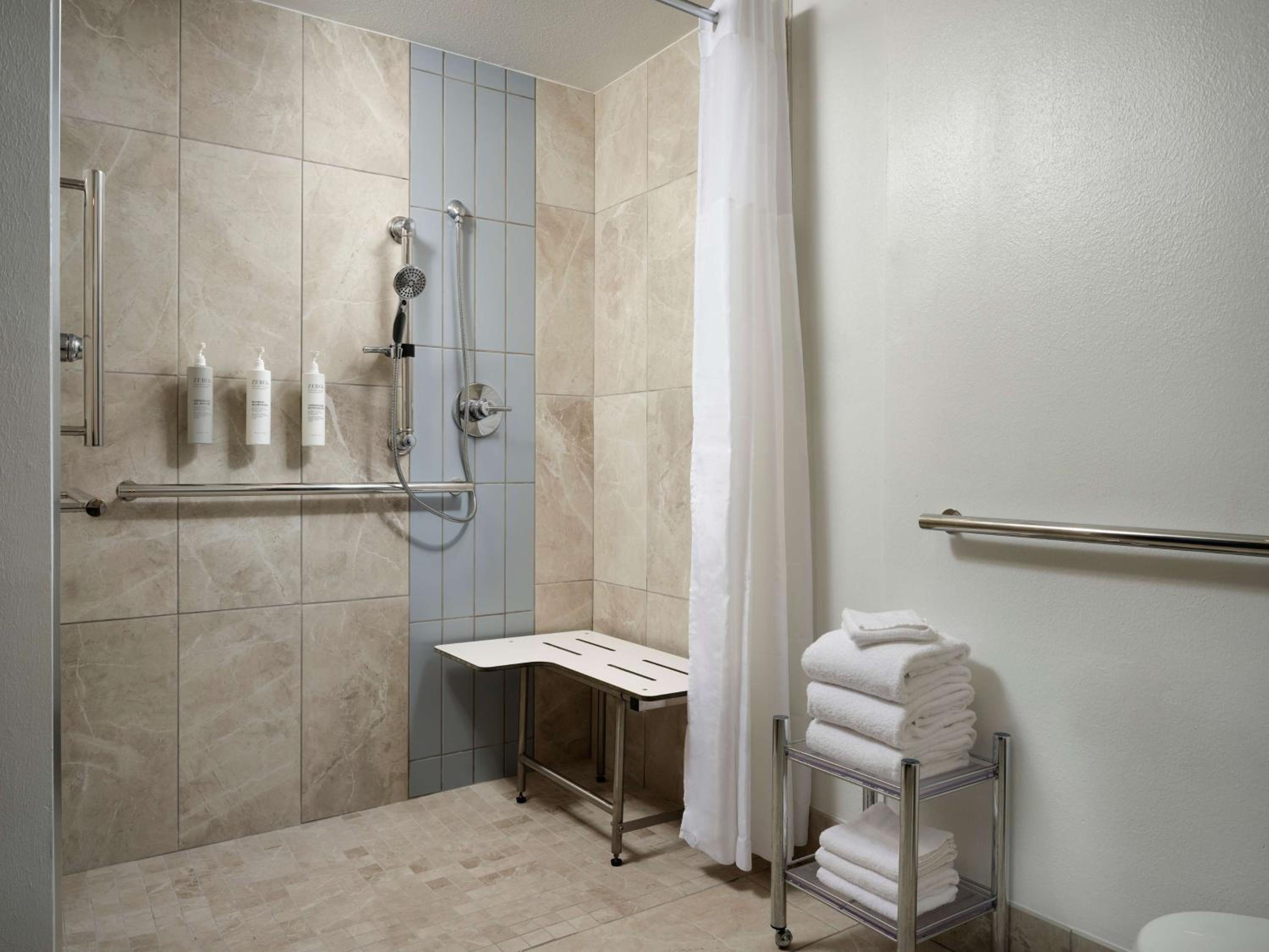 King Room - Disability Access/Roll in Shower - Photo 4