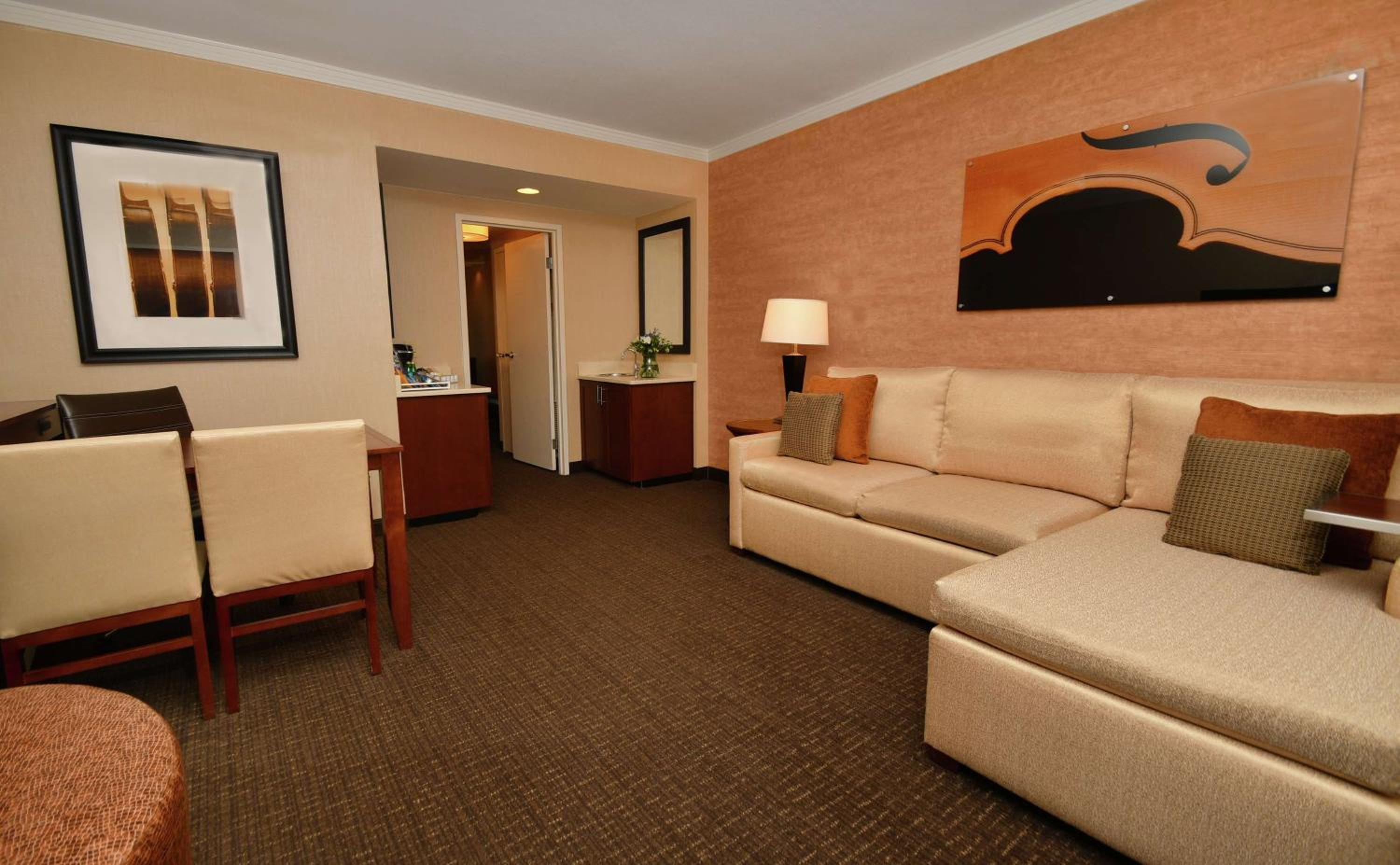 King Suite with City View - Non-Smoking - Photo 2