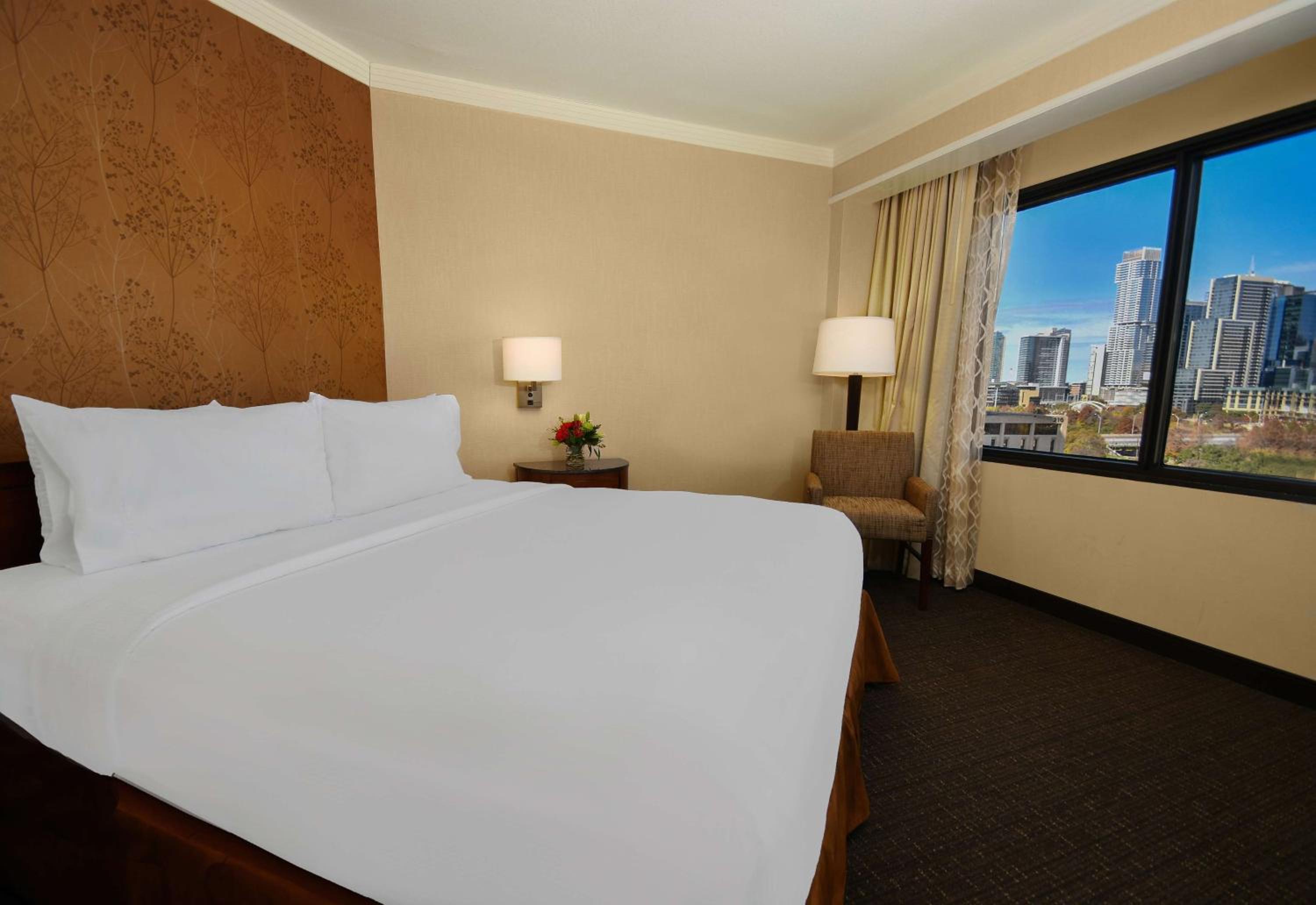 Premium King Suite with City View - Non-Smoking - Photo 1