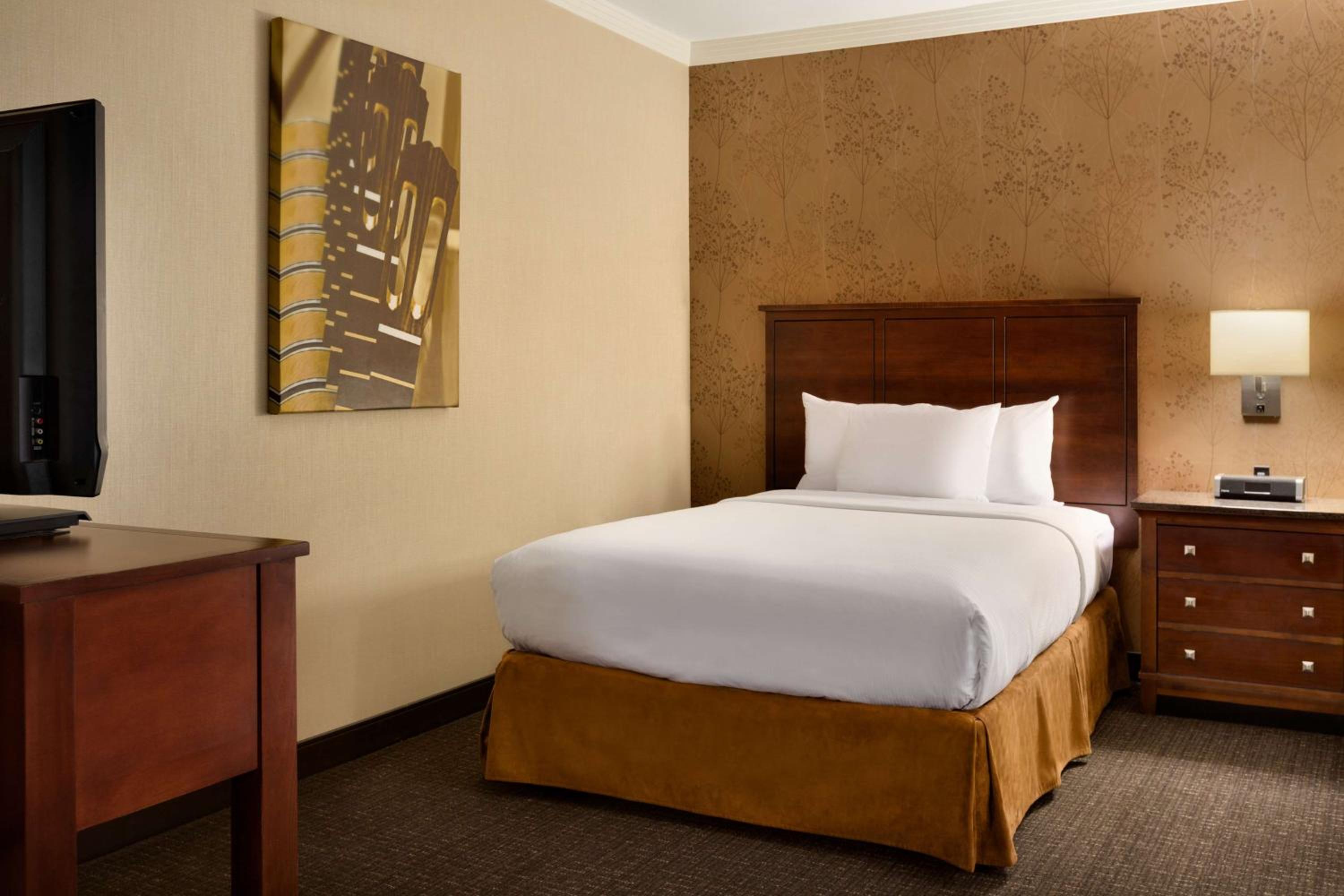 Standard Room with One Double Bed - Photo 4