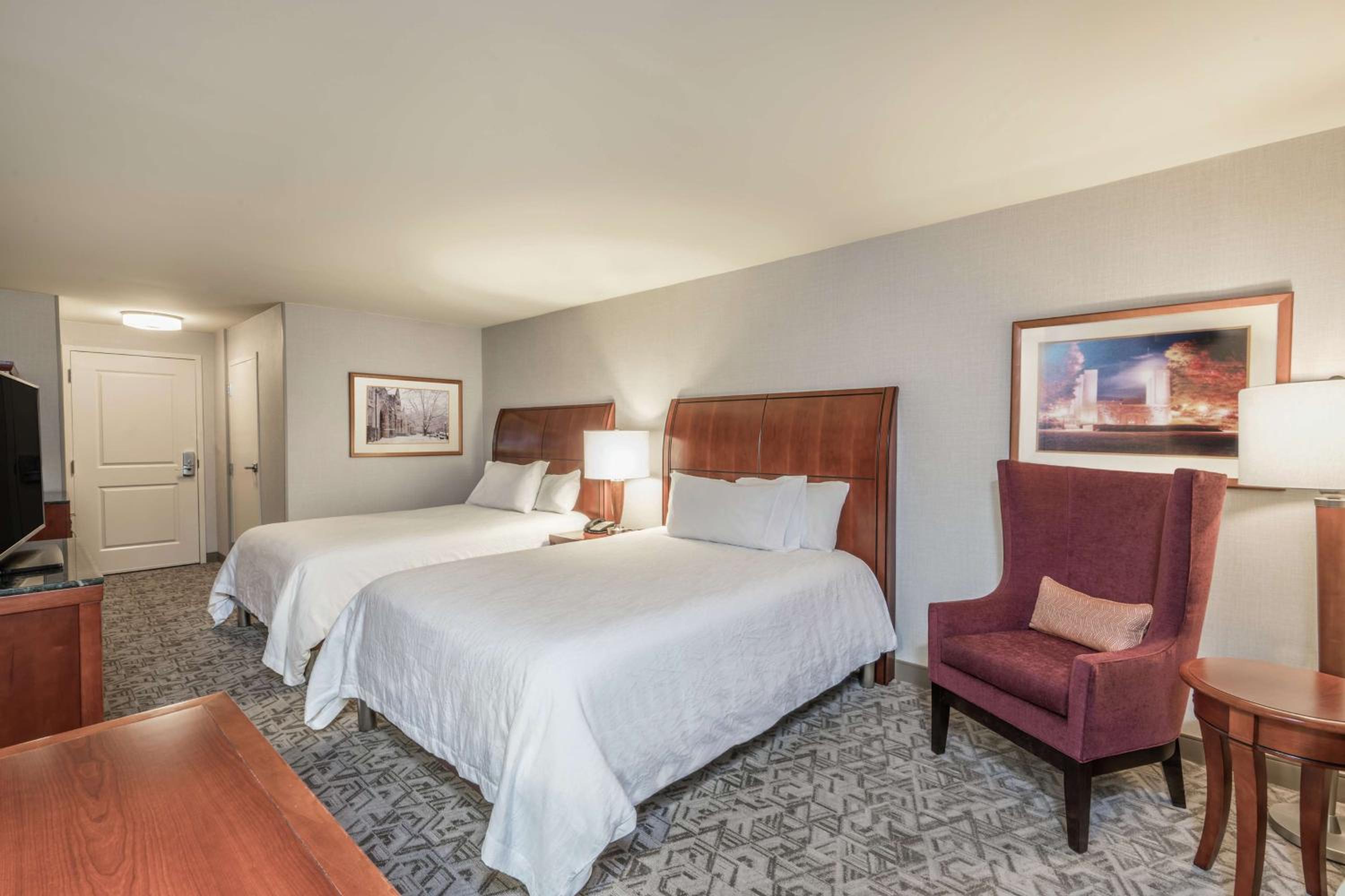 Queen Room with Two Queen Beds - Evolution Room - Photo 1