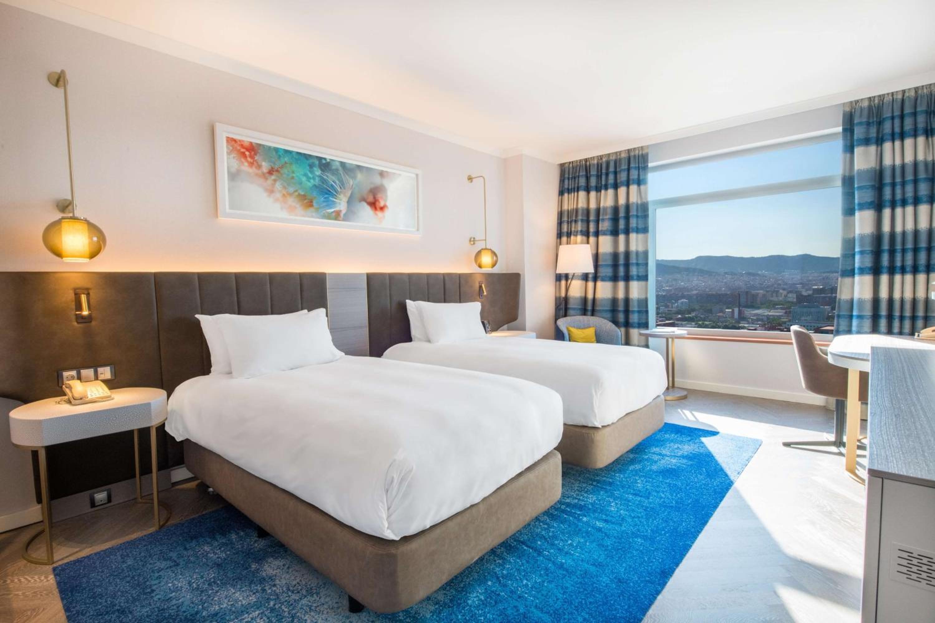 Executive Twin Room thumbnail 5