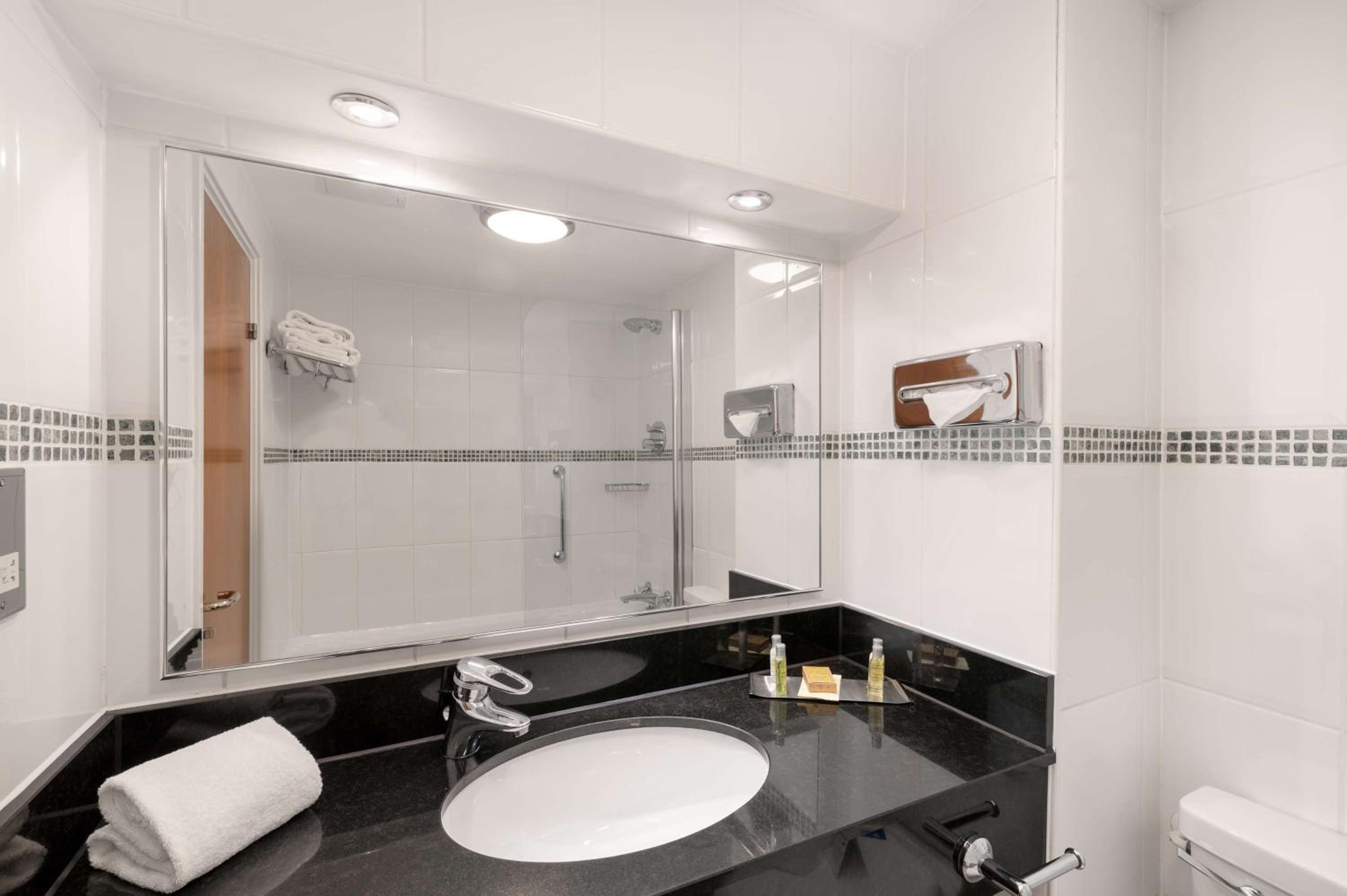 Deluxe King Room - Photo 4