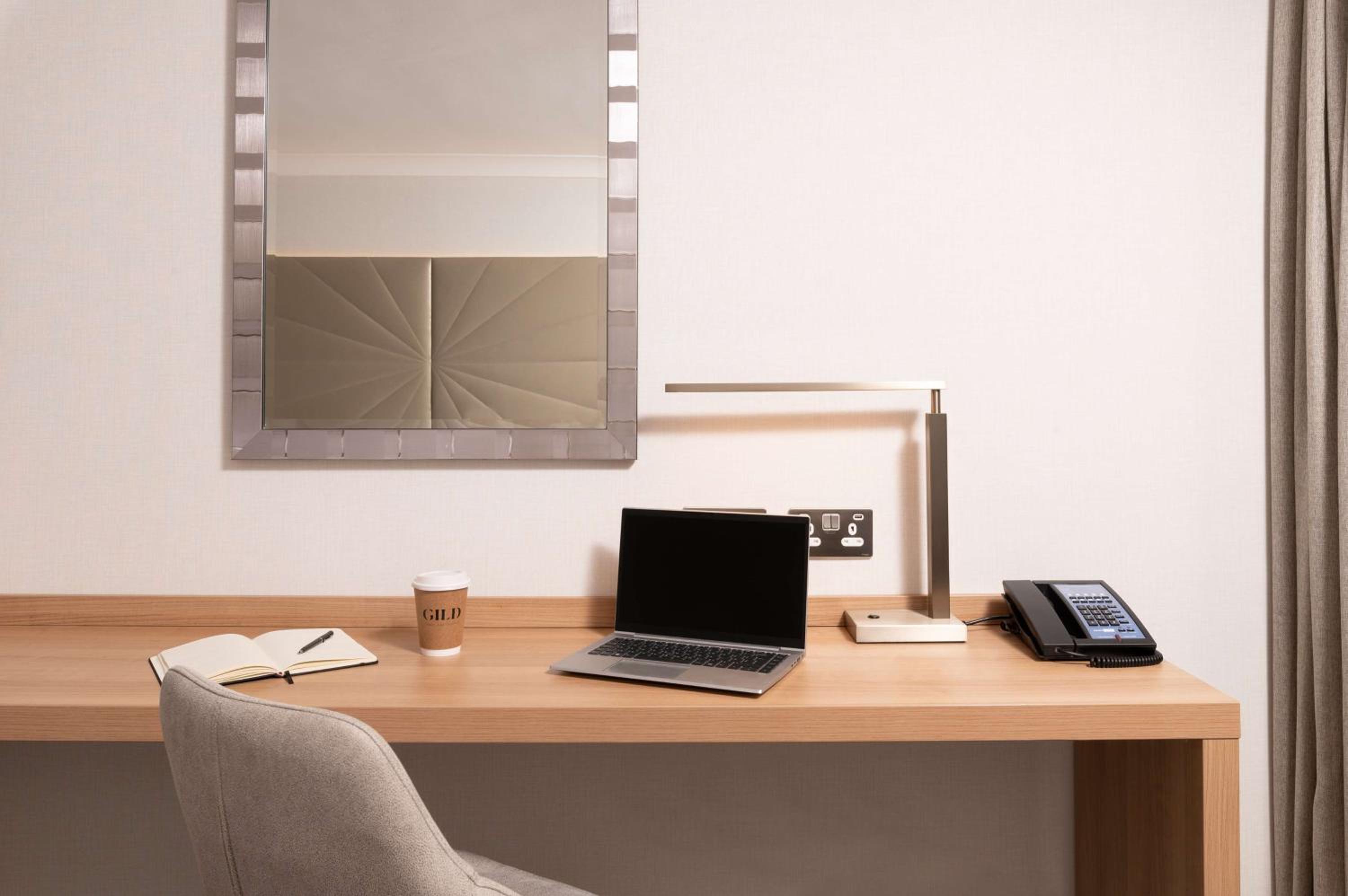Executive King Room - Photo 2