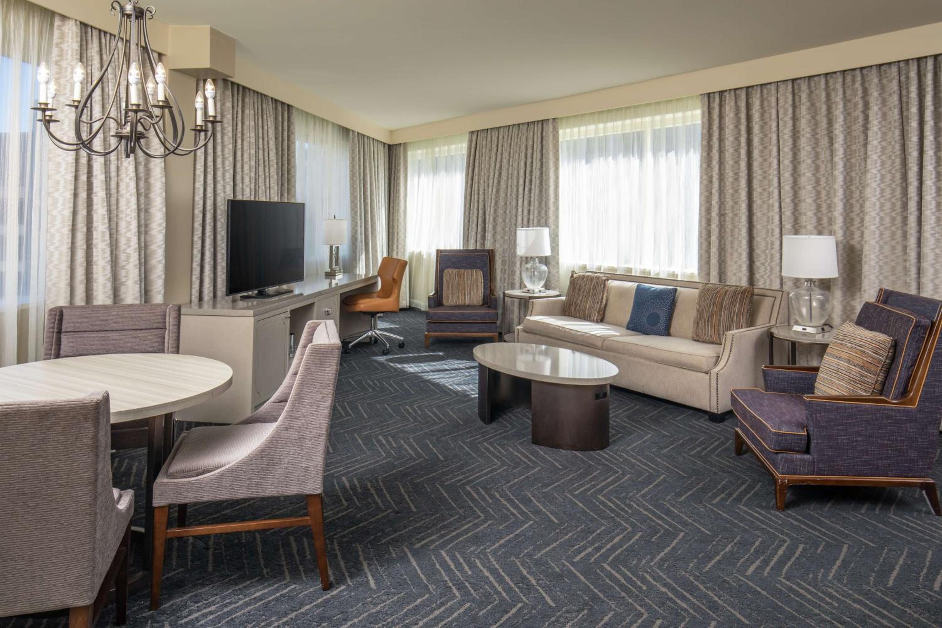 Two Room King Suite with Sofa Bed - Photo 3